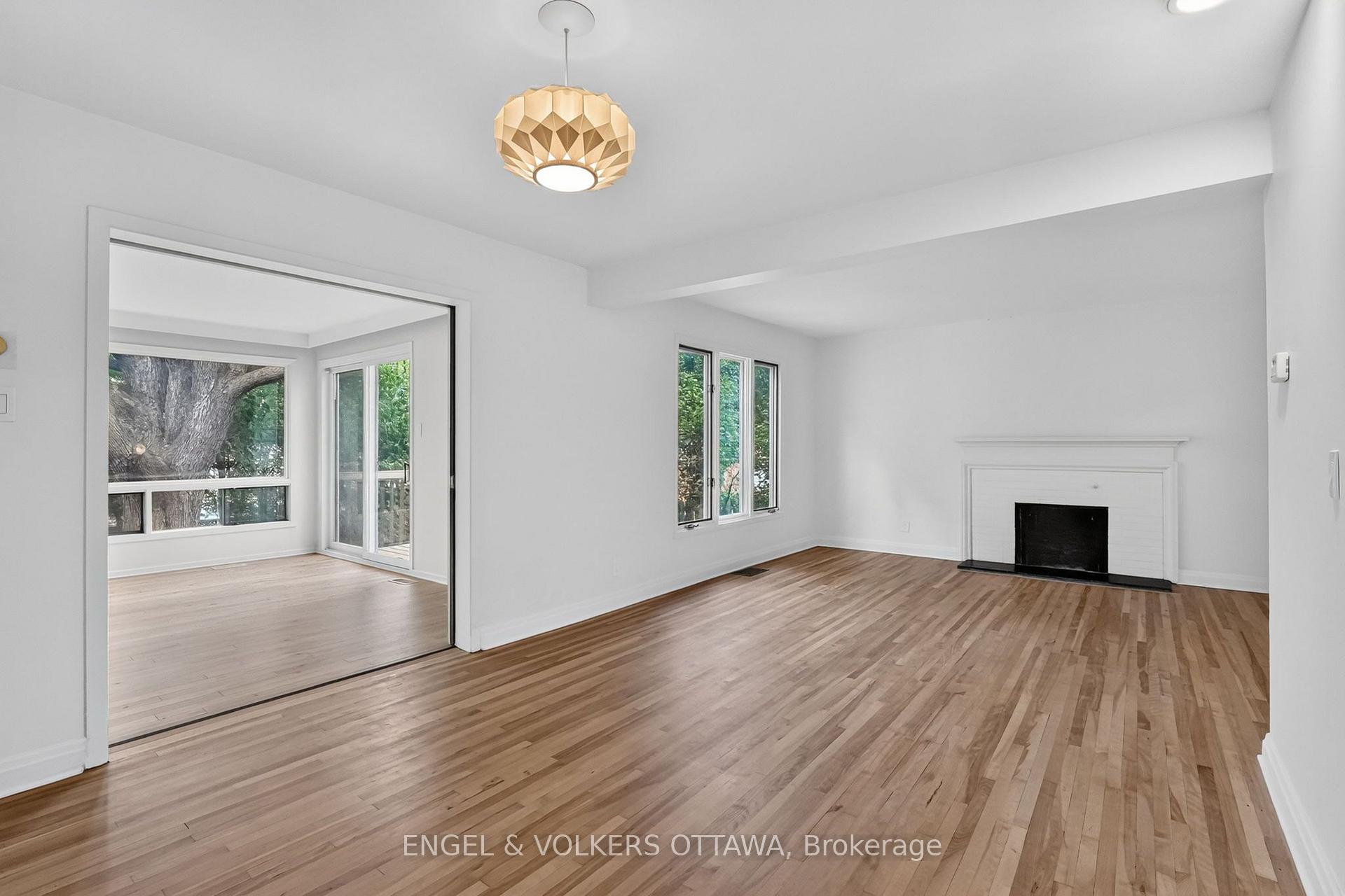 Photo 12 of 35 Bedford Crescent, Ottawa, Manor Park — HOMEH