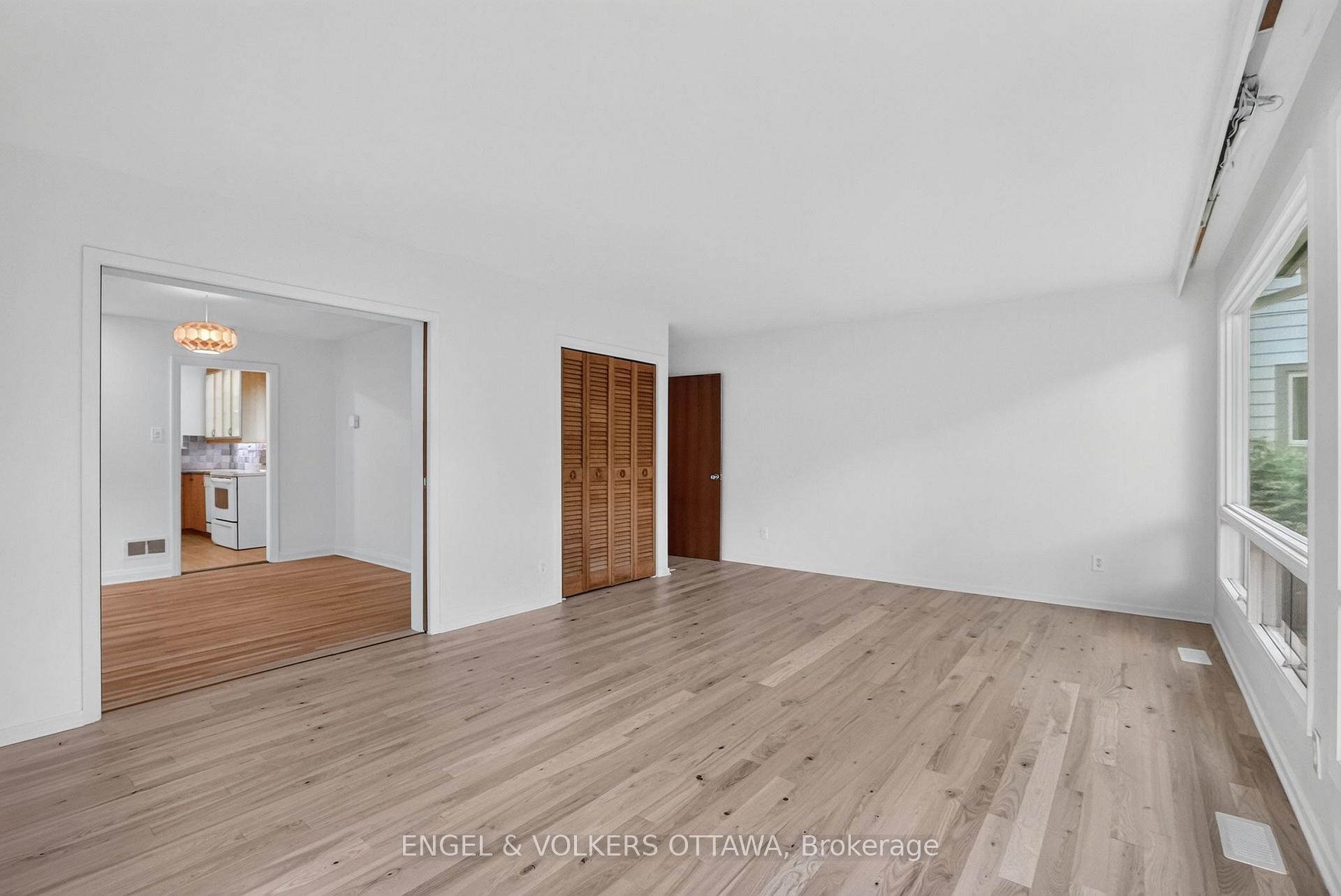 Photo 13 of 35 Bedford Crescent, Ottawa, Manor Park — HOMEH