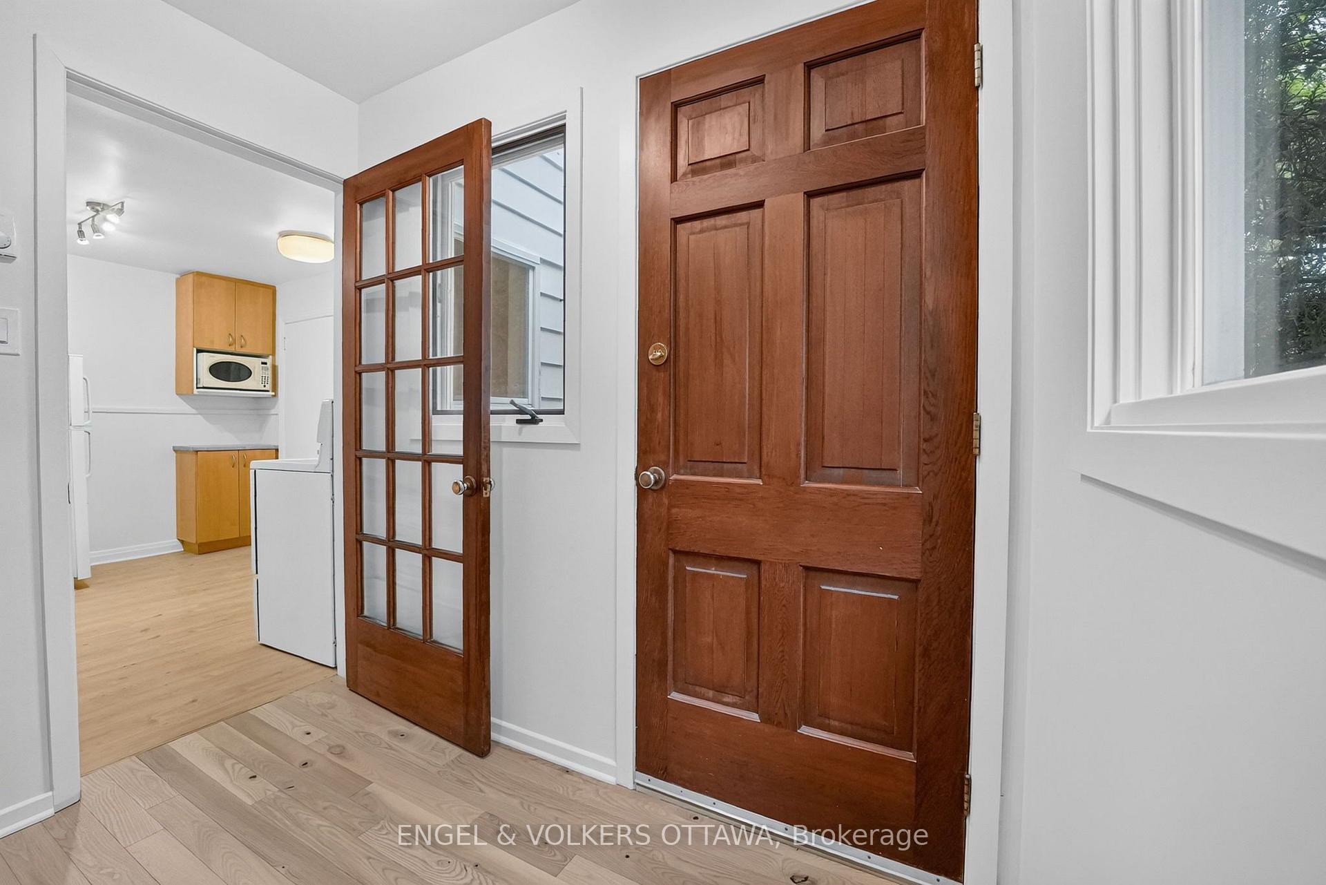 Photo 20 of 35 Bedford Crescent, Ottawa, Manor Park — HOMEH