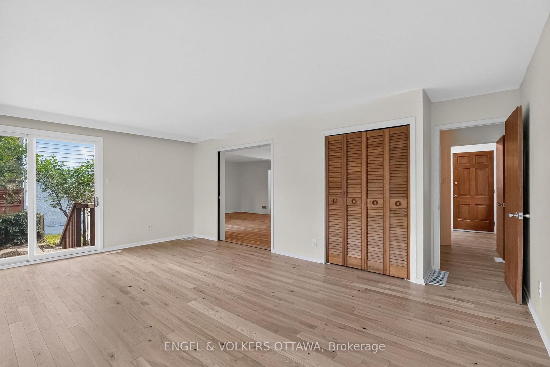 Photo 22 of 35 Bedford Crescent, Ottawa, Manor Park — HOMEH