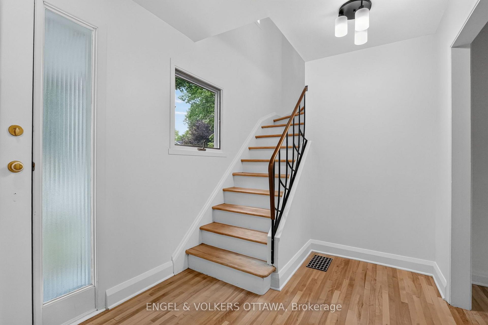 Photo 26 of 35 Bedford Crescent, Ottawa, Manor Park — HOMEH