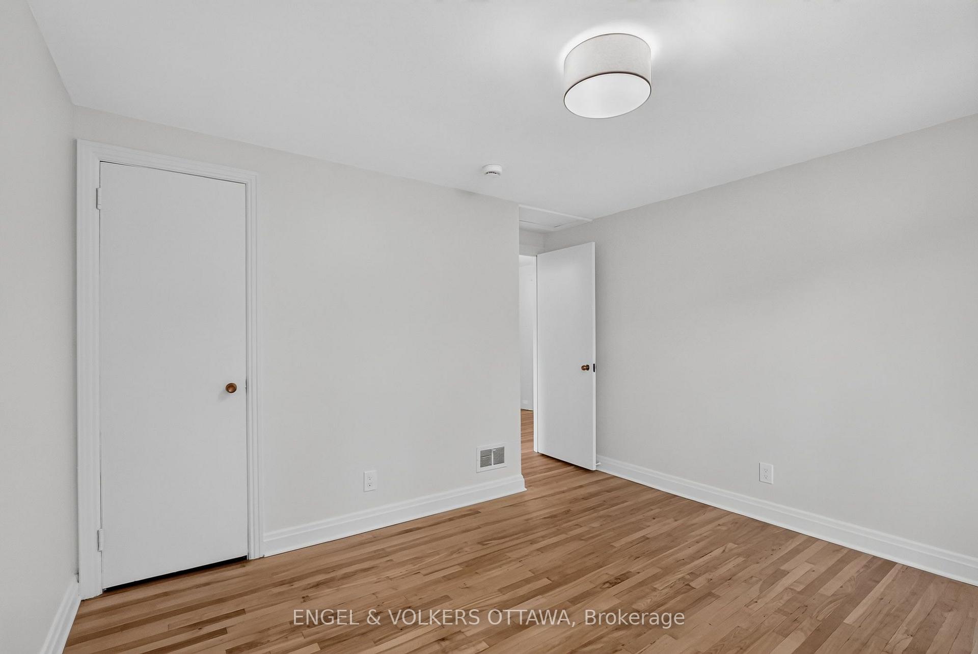 Photo 29 of 35 Bedford Crescent, Ottawa, Manor Park — HOMEH