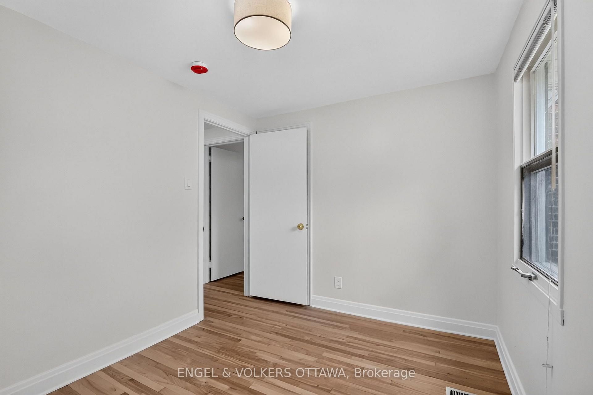 Photo 31 of 35 Bedford Crescent, Ottawa, Manor Park — HOMEH