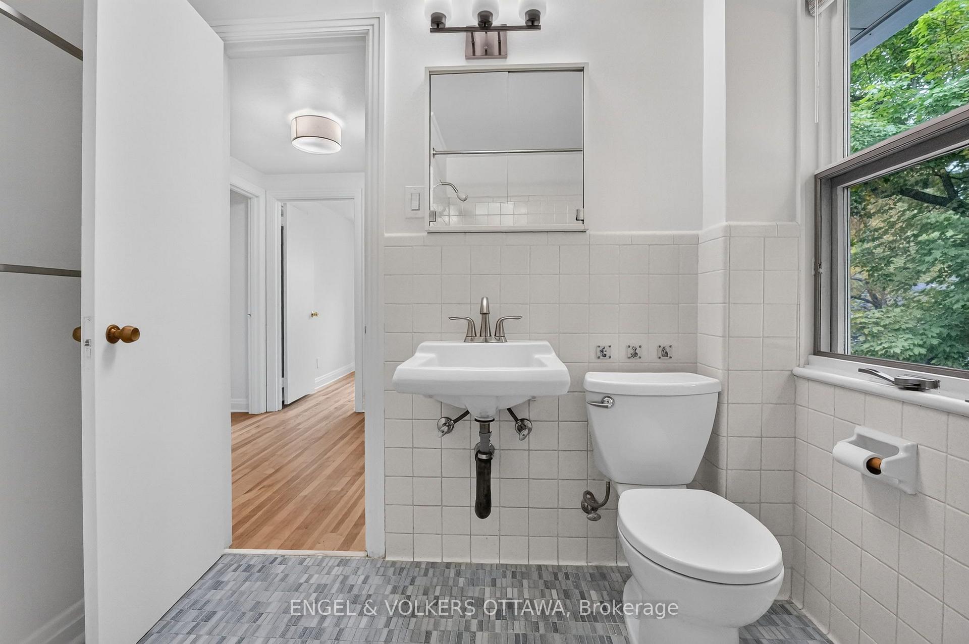 Photo 34 of 35 Bedford Crescent, Ottawa, Manor Park — HOMEH