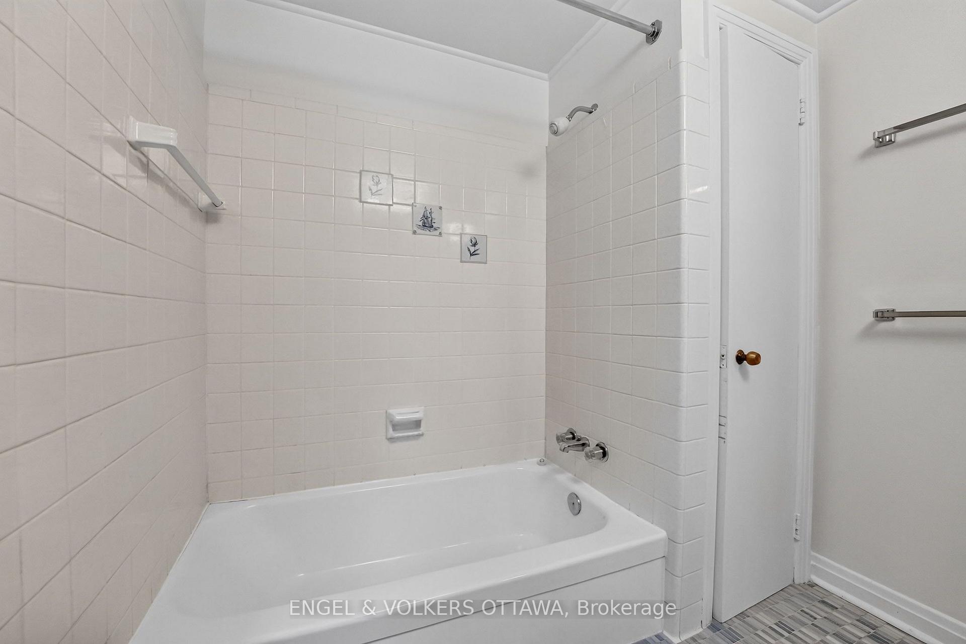 Photo 35 of 35 Bedford Crescent, Ottawa, Manor Park — HOMEH