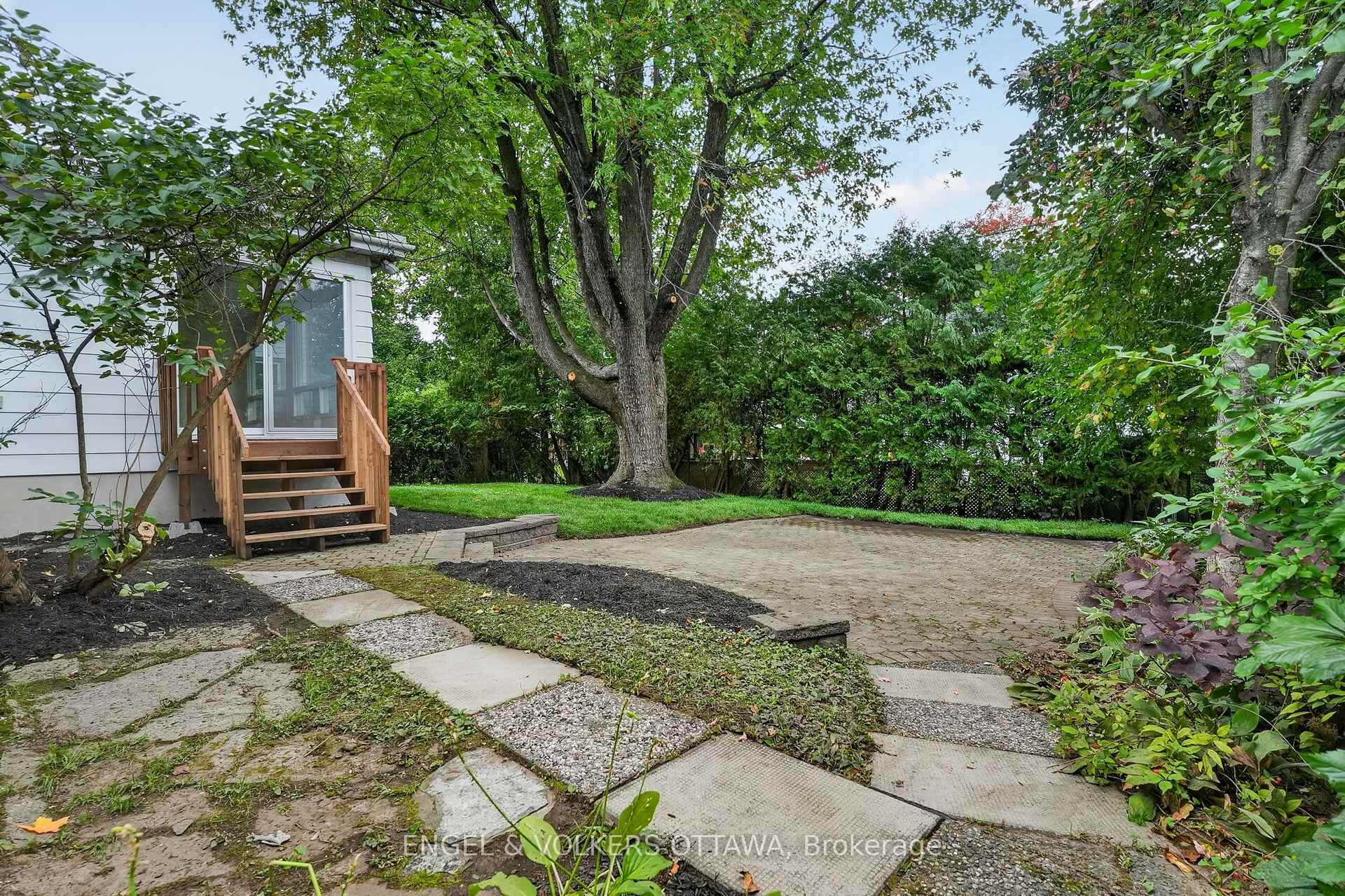 Photo 41 of 35 Bedford Crescent, Ottawa, Manor Park — HOMEH