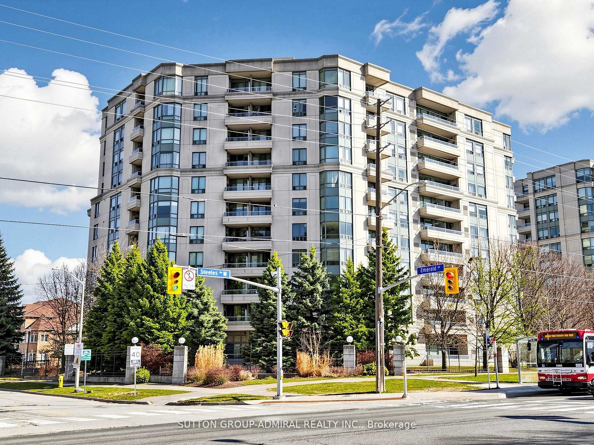 Photo 3 of Unit 704, 1 Emerald Lane, Vaughan, Crestwood-Springfarm-Yorkhill — HOMEH