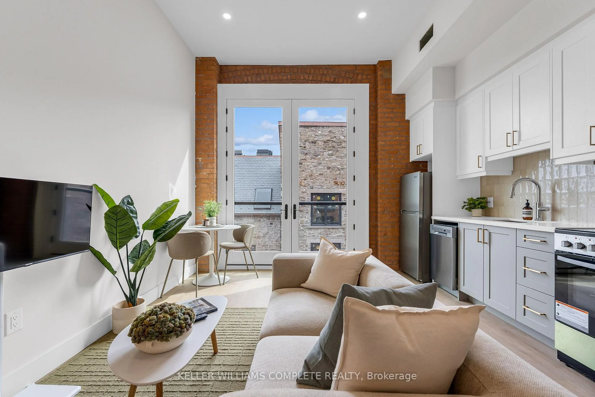 Photo of Unit 304, 56 York Boulevard