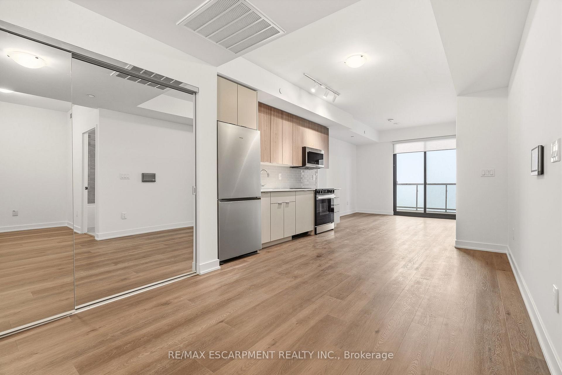 Photo 8 of Unit 1106, 2075 Lakeshore Road, Burlington, Brant — HOMEH