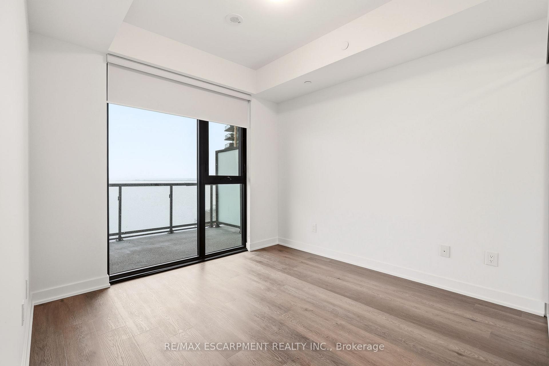 Photo 13 of Unit 1106, 2075 Lakeshore Road, Burlington, Brant — HOMEH