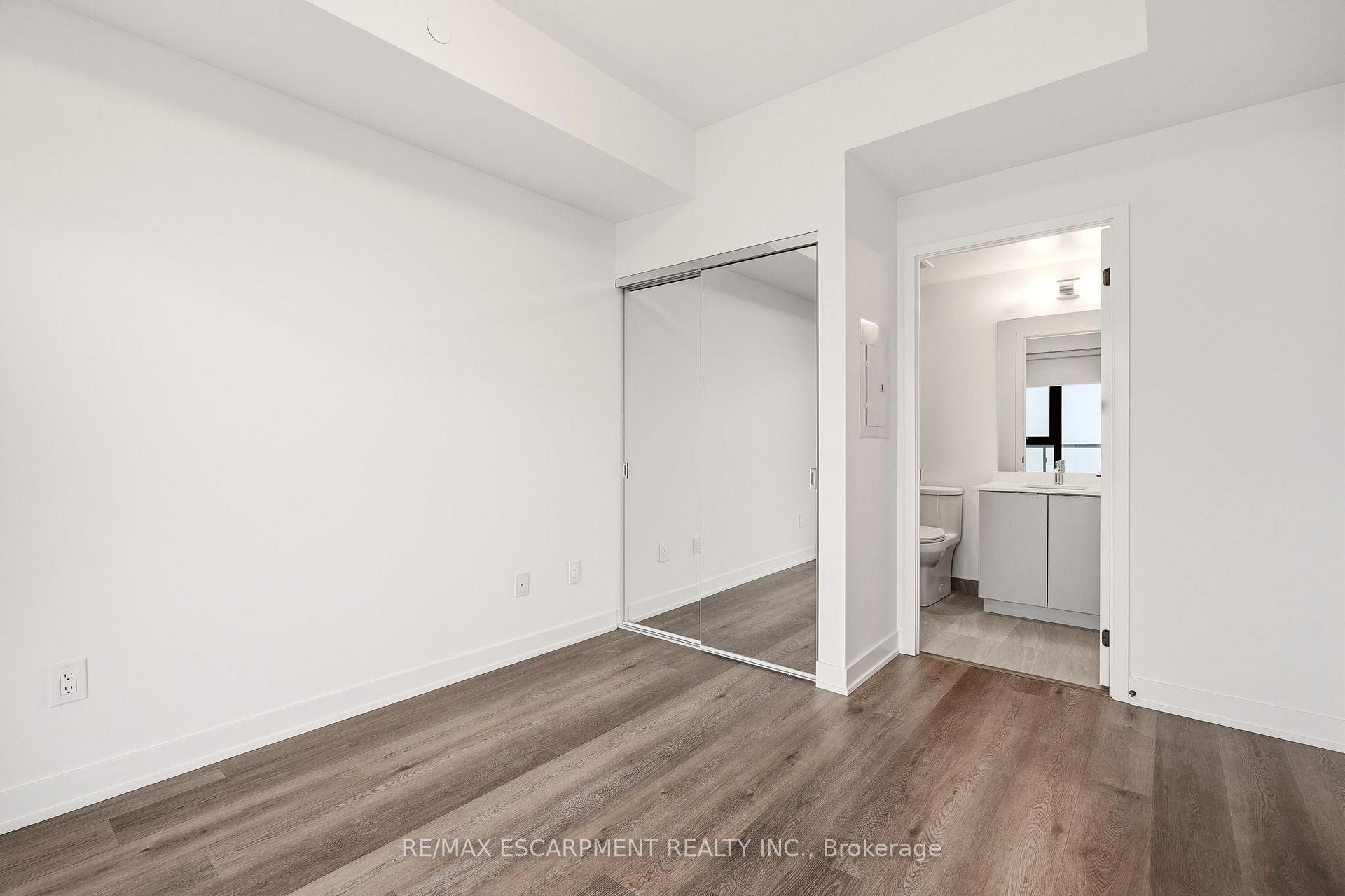 Photo 14 of Unit 1106, 2075 Lakeshore Road, Burlington, Brant — HOMEH