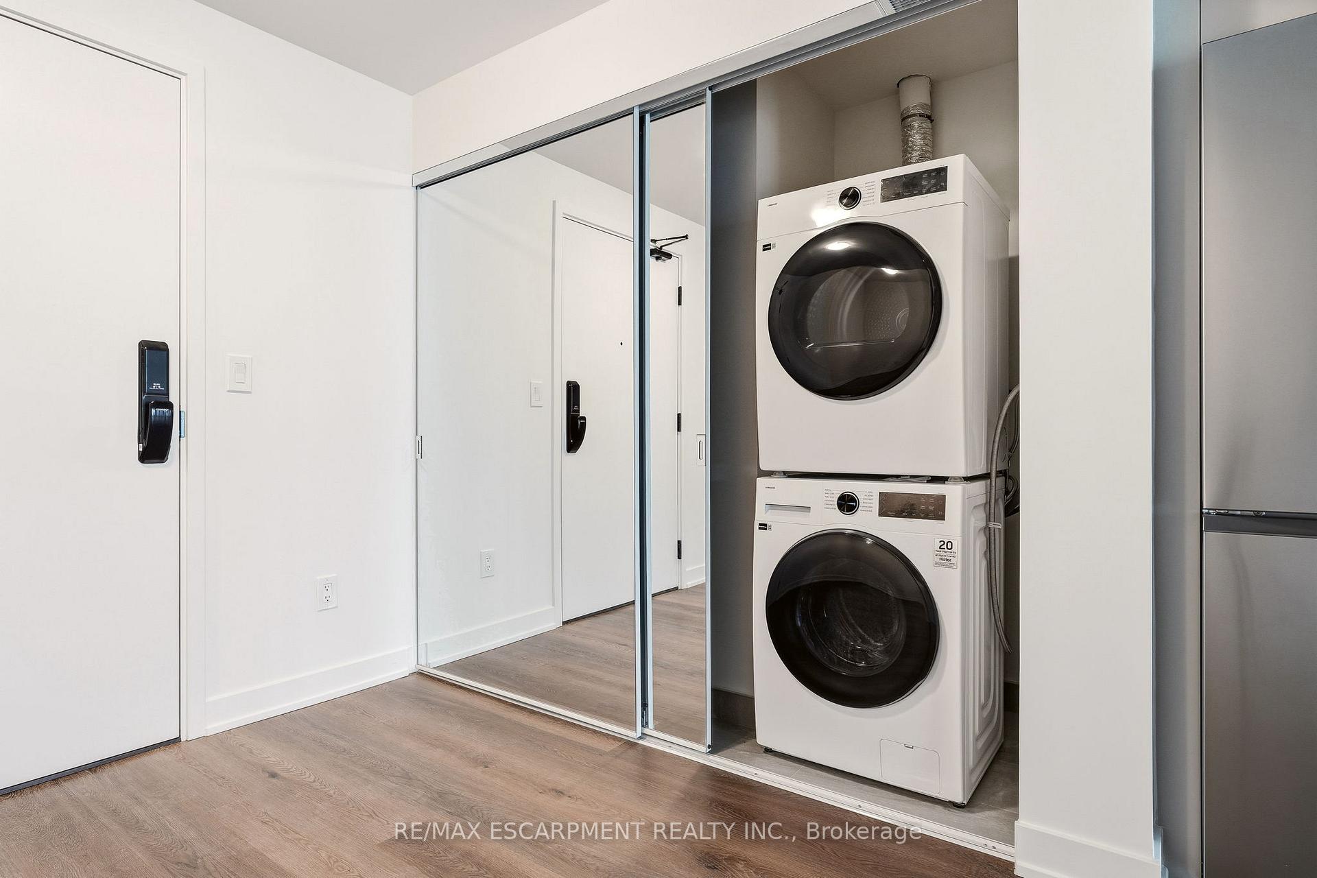 Photo 24 of Unit 1106, 2075 Lakeshore Road, Burlington, Brant — HOMEH