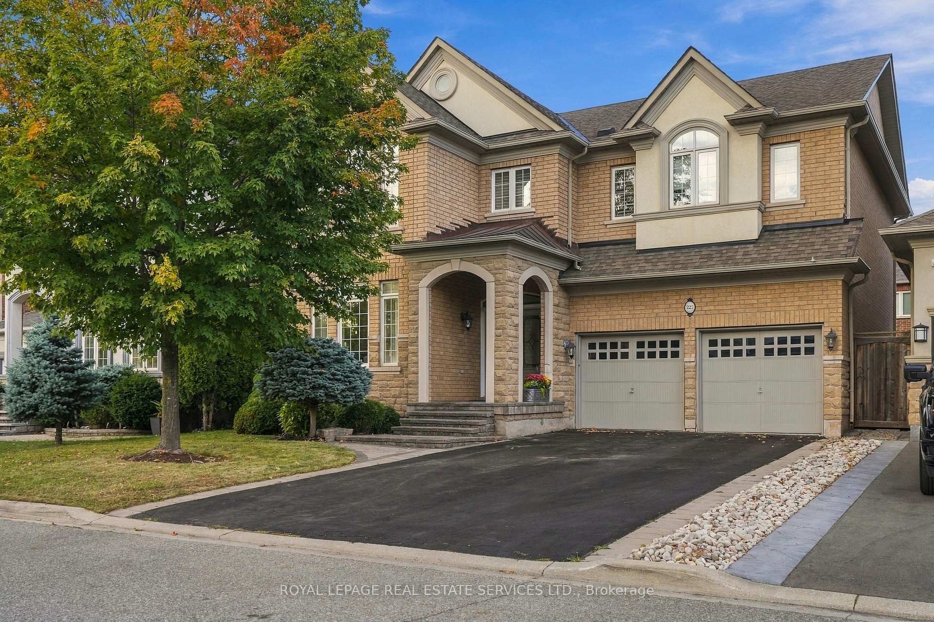 Photo 1 of 227 Alison Crescent, Oakville, Bronte — HOMEH