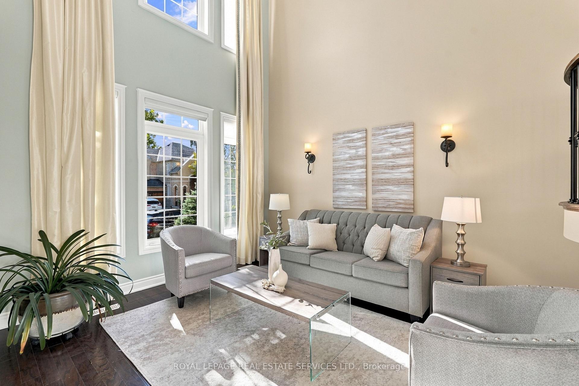 Photo 5 of 227 Alison Crescent, Oakville, Bronte — HOMEH