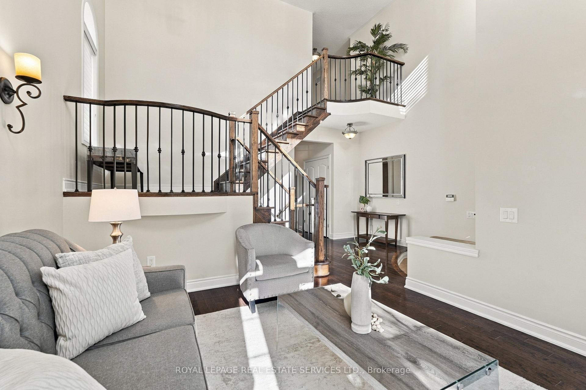 Photo 6 of 227 Alison Crescent, Oakville, Bronte — HOMEH