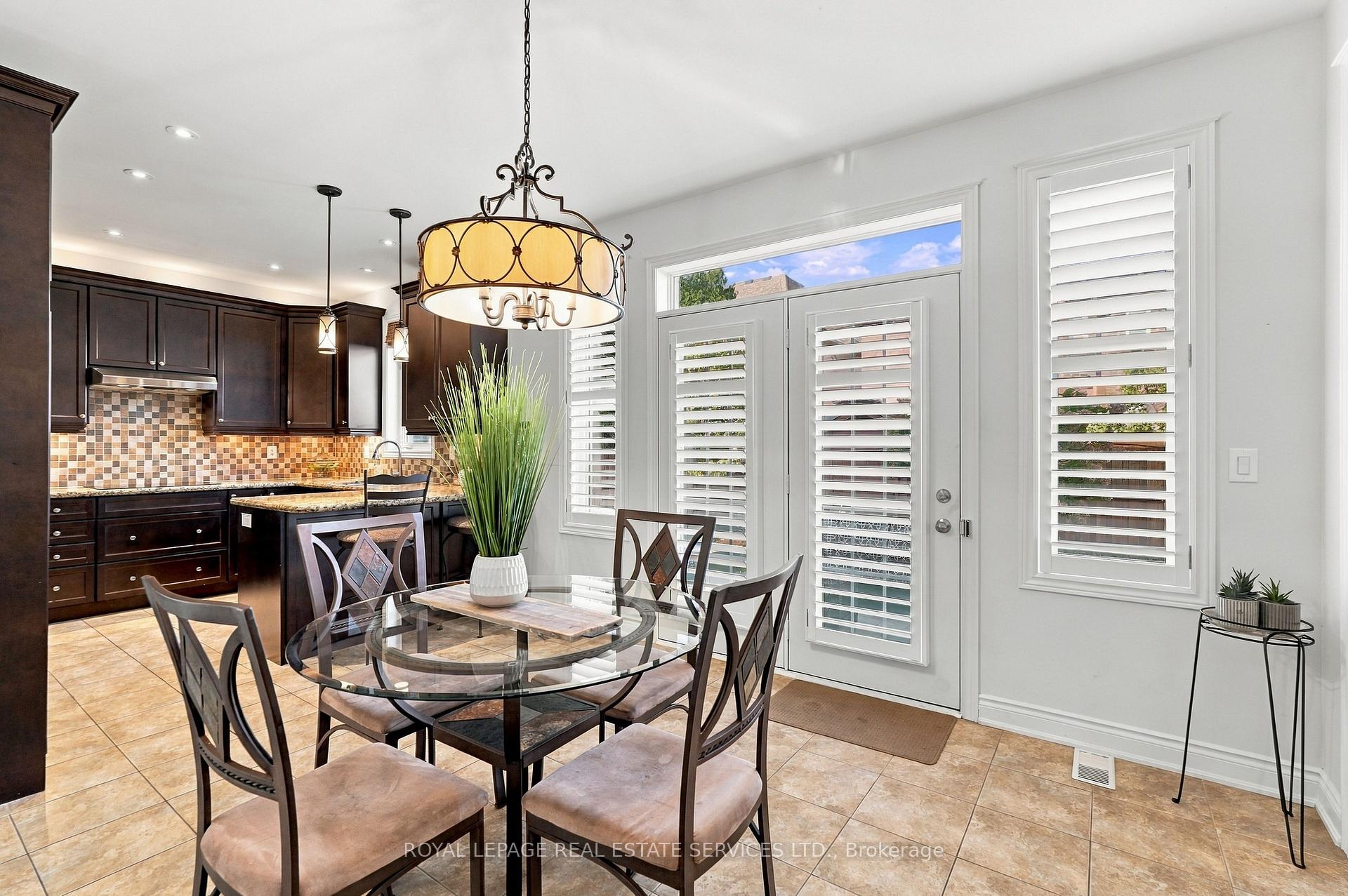 Photo 12 of 227 Alison Crescent, Oakville, Bronte — HOMEH