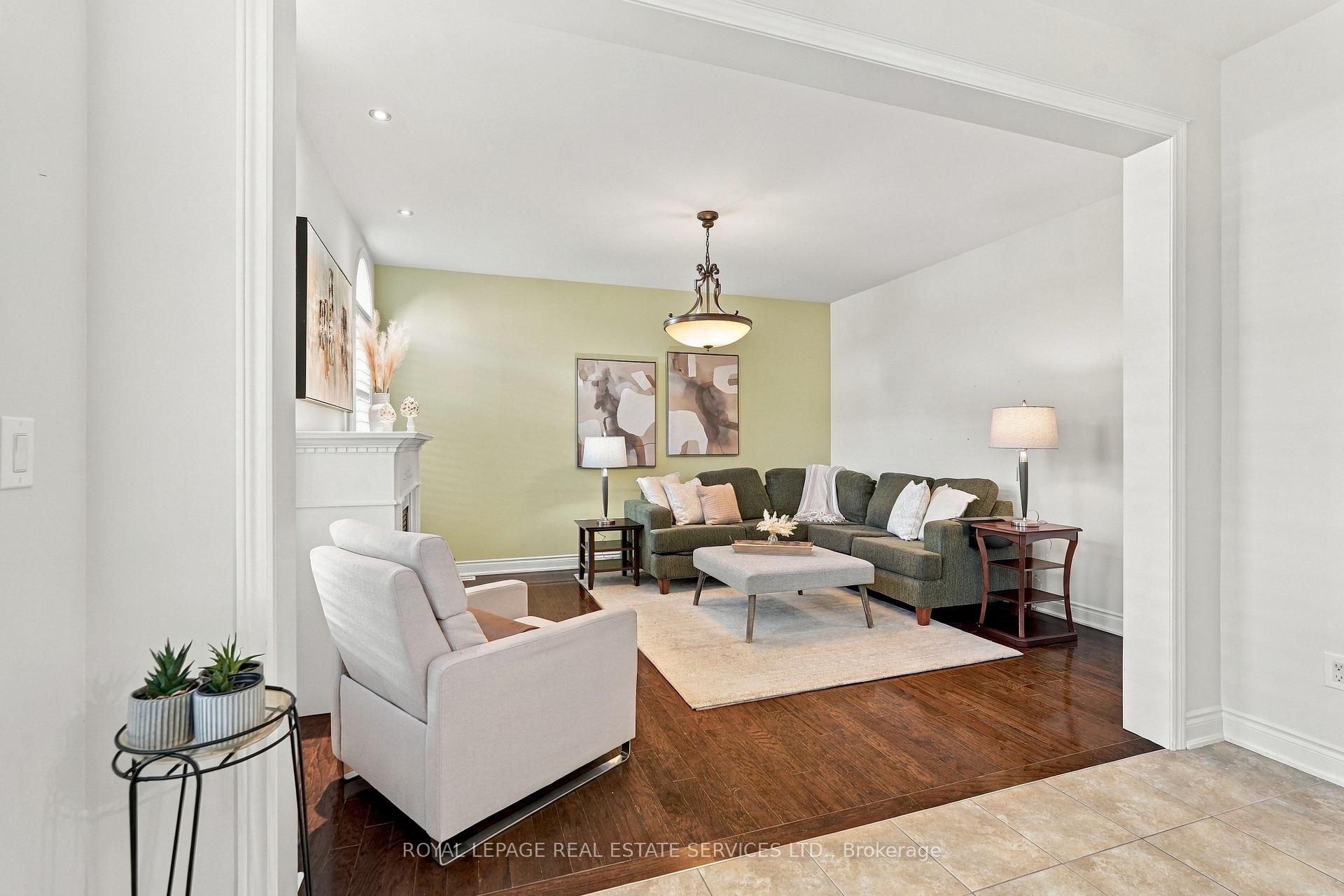 Photo 14 of 227 Alison Crescent, Oakville, Bronte — HOMEH