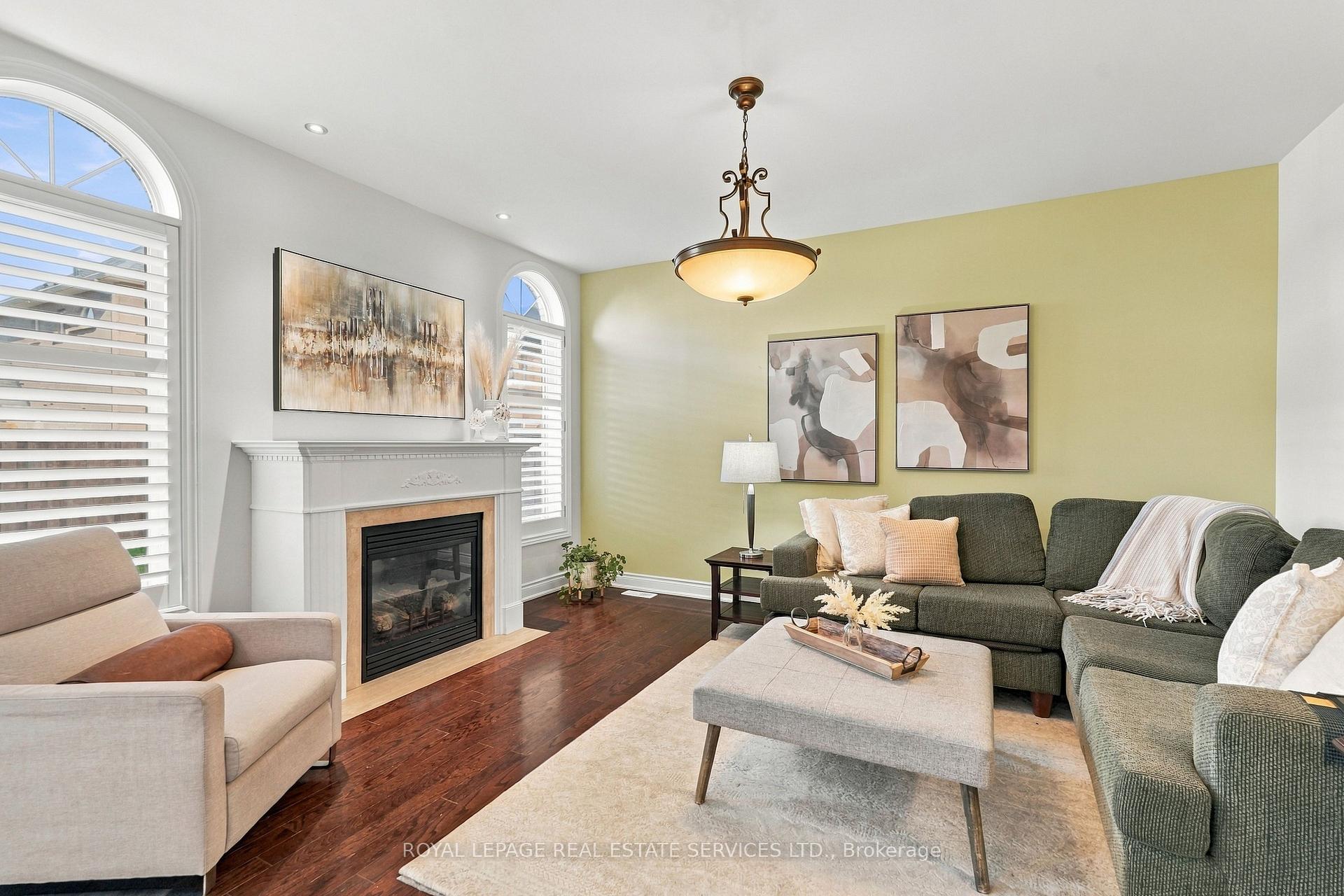 Photo 15 of 227 Alison Crescent, Oakville, Bronte — HOMEH