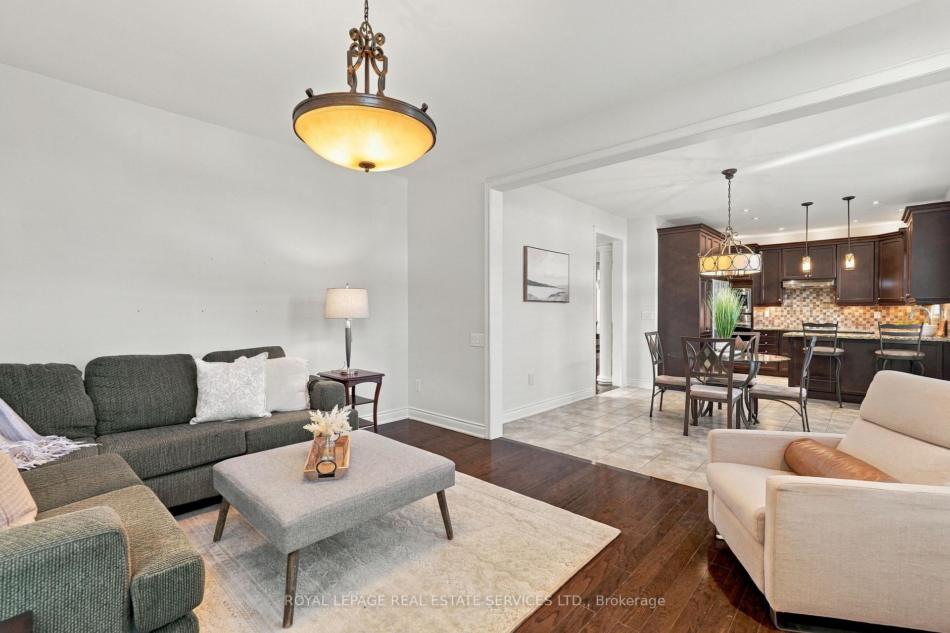 Photo 16 of 227 Alison Crescent, Oakville, Bronte — HOMEH