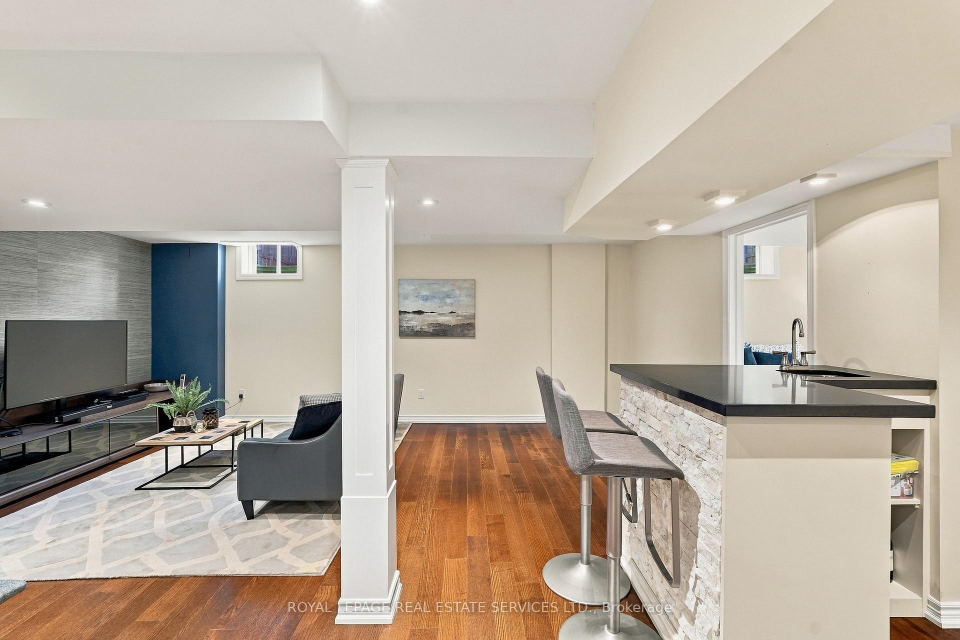 Photo 29 of 227 Alison Crescent, Oakville, Bronte — HOMEH