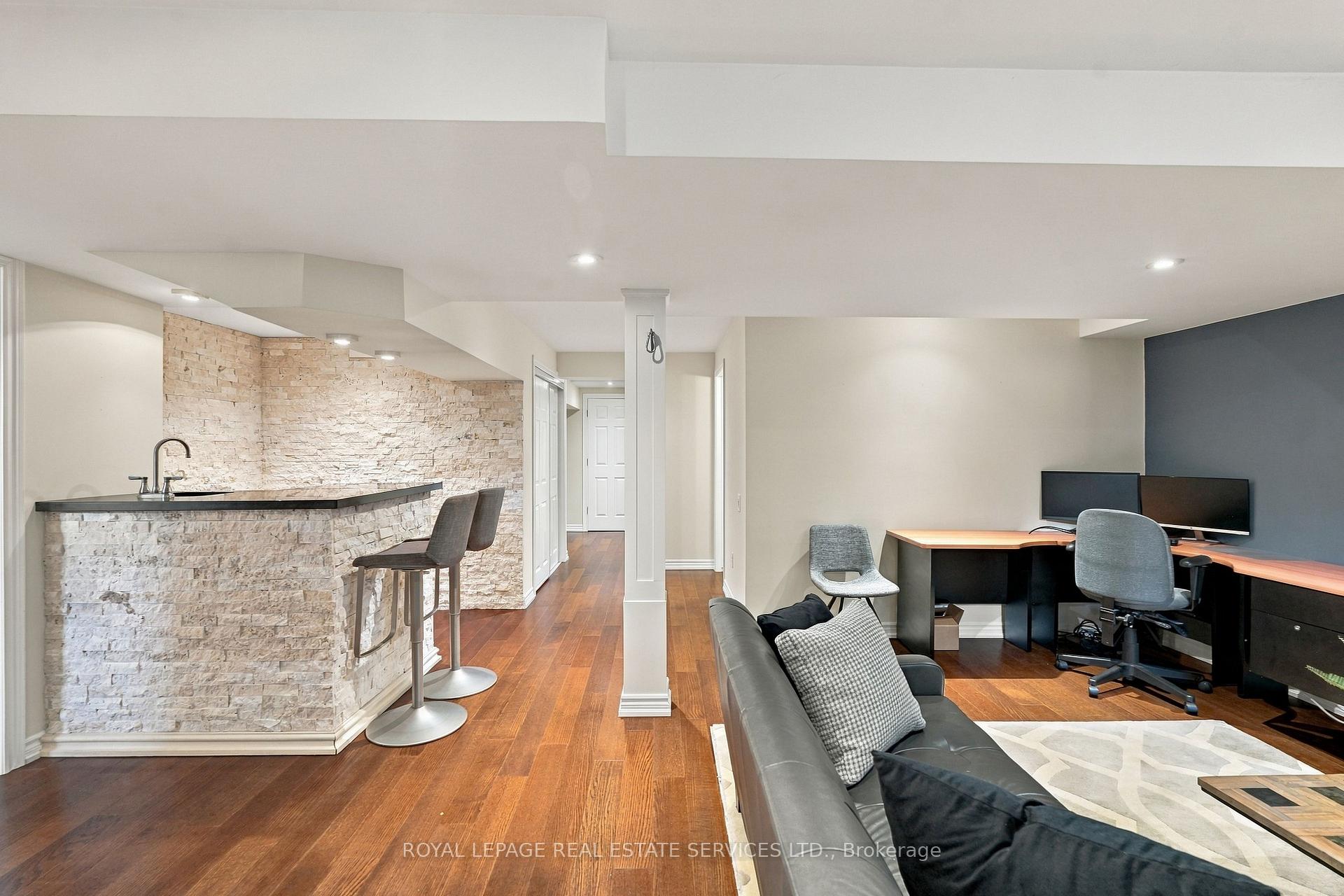 Photo 32 of 227 Alison Crescent, Oakville, Bronte — HOMEH
