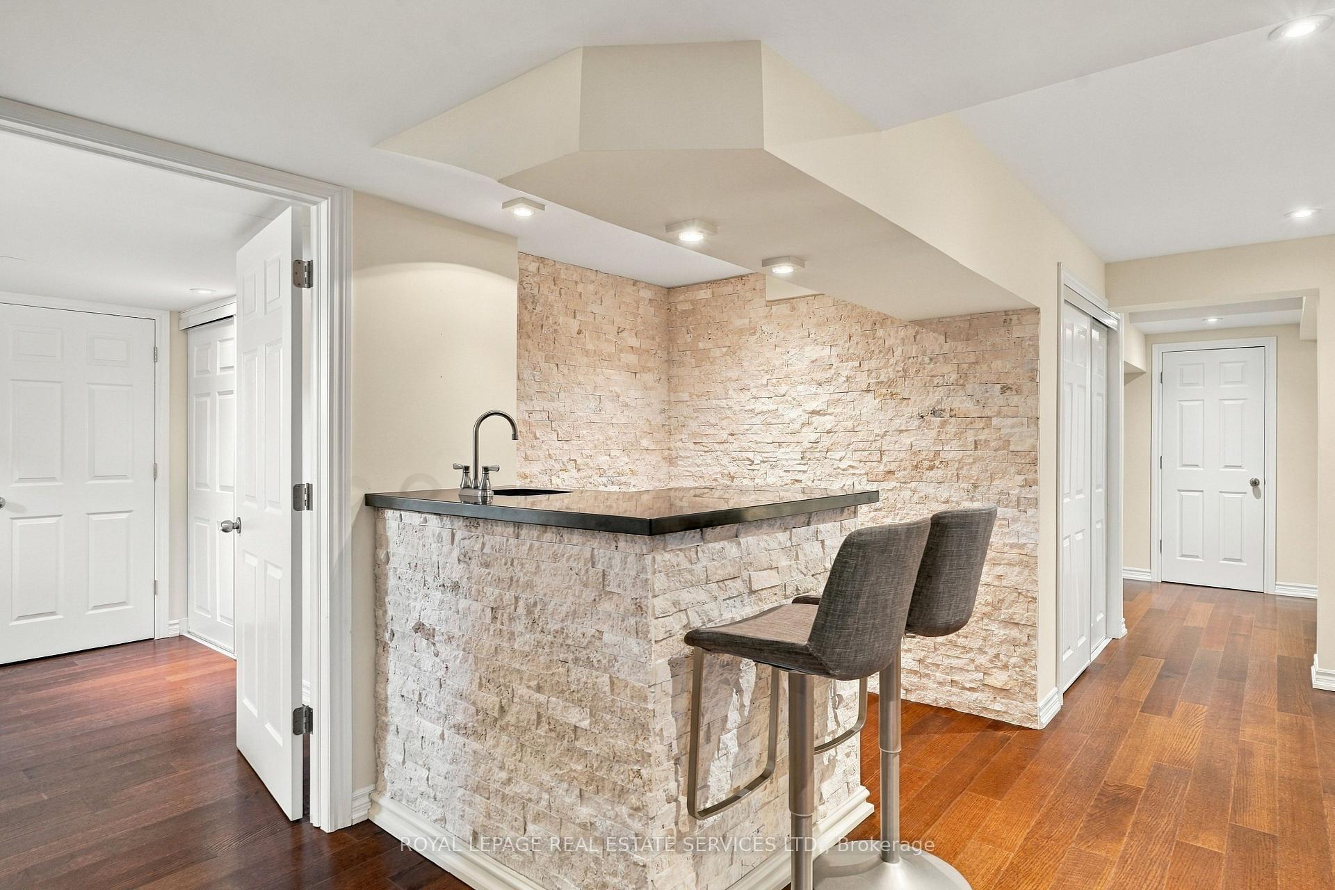 Photo 33 of 227 Alison Crescent, Oakville, Bronte — HOMEH