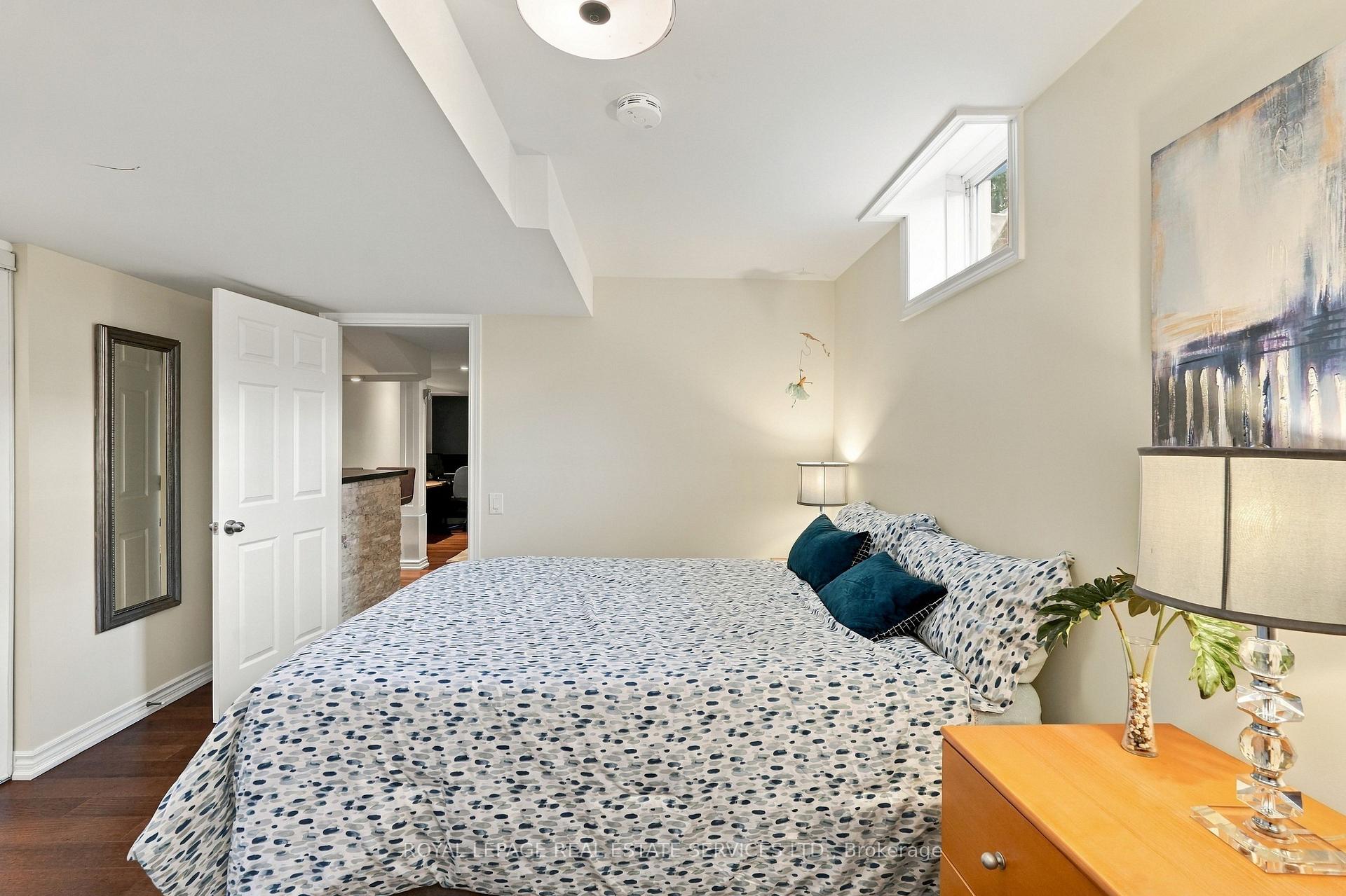 Photo 35 of 227 Alison Crescent, Oakville, Bronte — HOMEH