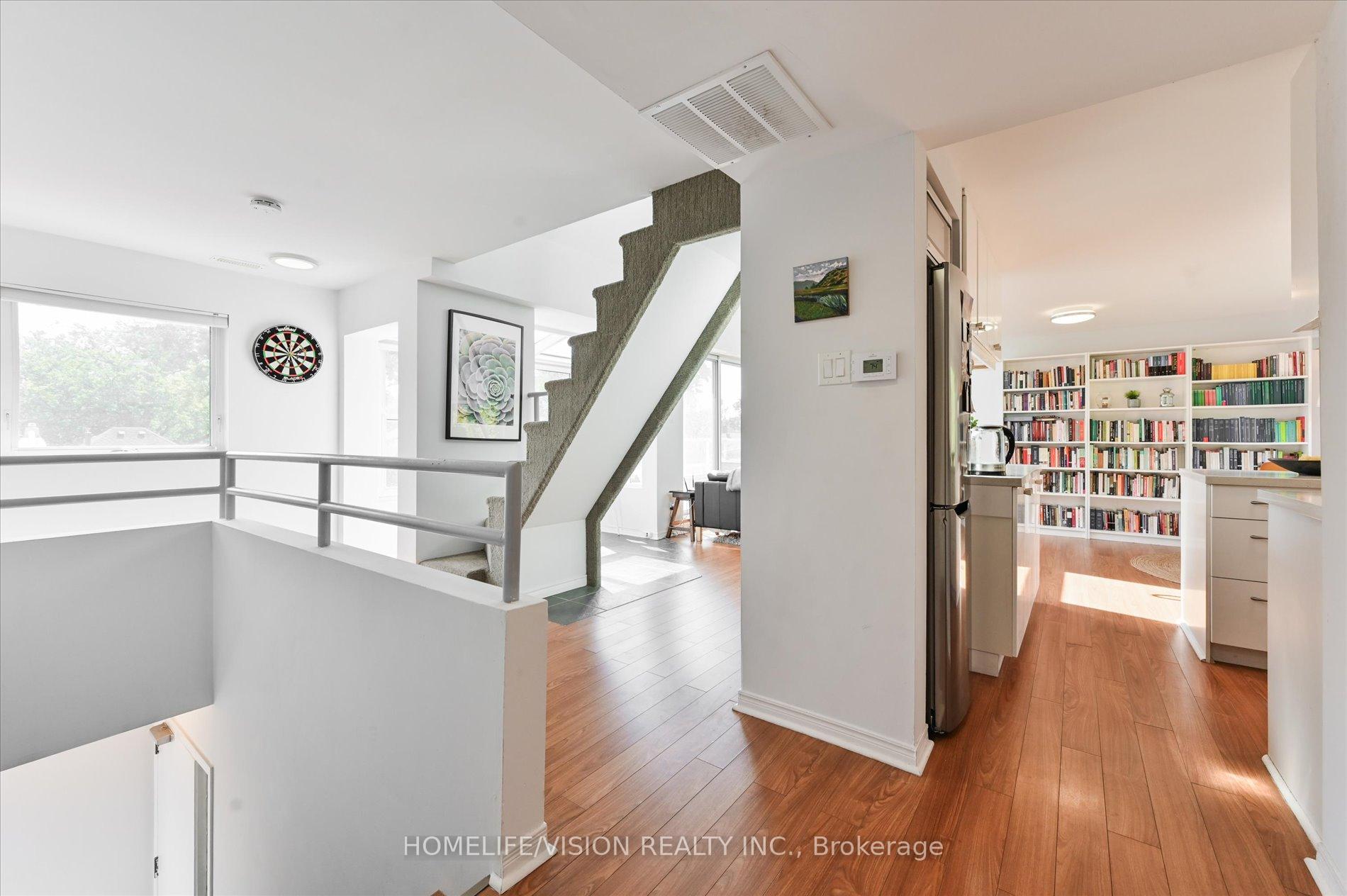 Photo 5 of Unit 3rd Flr, 400 Summerhill Avenue, Toronto, Rosedale-Moore Park — HOMEH