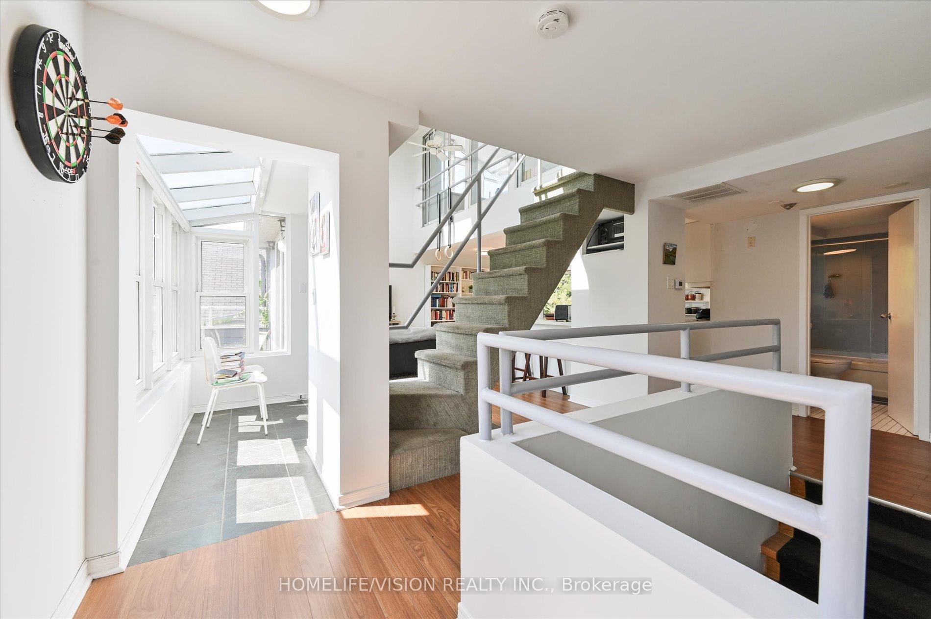 Photo 6 of Unit 3rd Flr, 400 Summerhill Avenue, Toronto, Rosedale-Moore Park — HOMEH