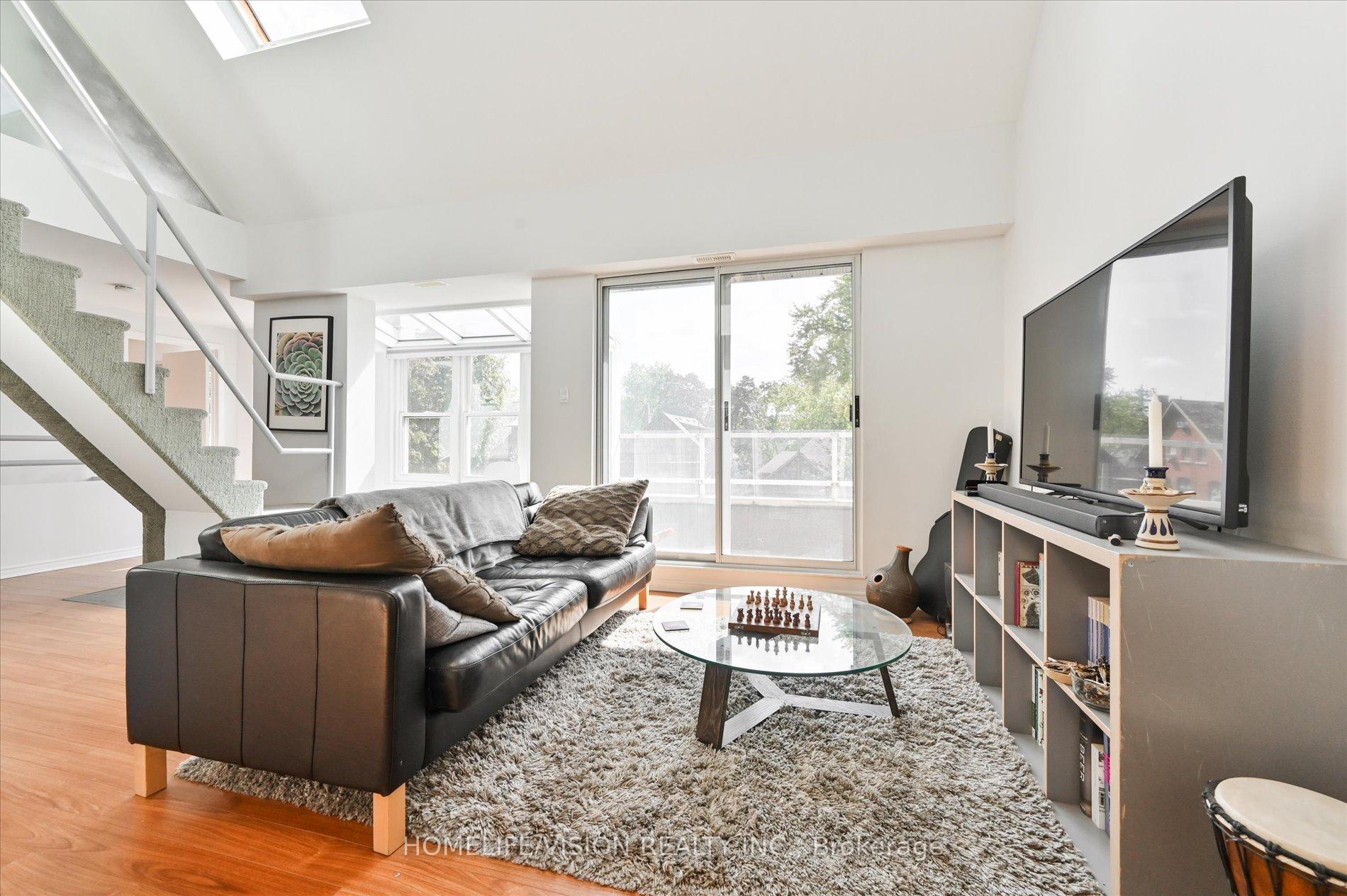Photo 7 of Unit 3rd Flr, 400 Summerhill Avenue, Toronto, Rosedale-Moore Park — HOMEH