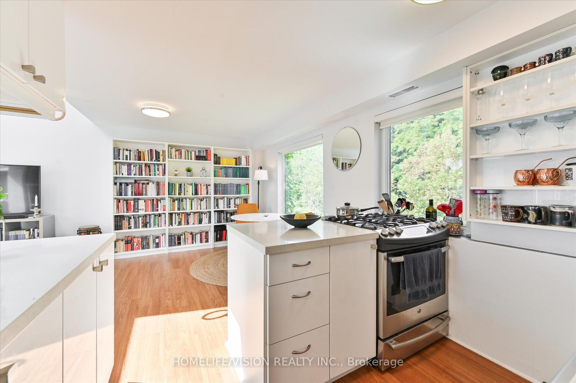 Photo 16 of Unit 3rd Flr, 400 Summerhill Avenue, Toronto, Rosedale-Moore Park — HOMEH