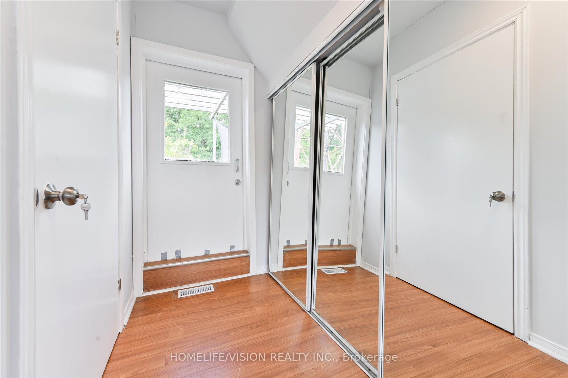 Photo 28 of Unit 3rd Flr, 400 Summerhill Avenue, Toronto, Rosedale-Moore Park — HOMEH