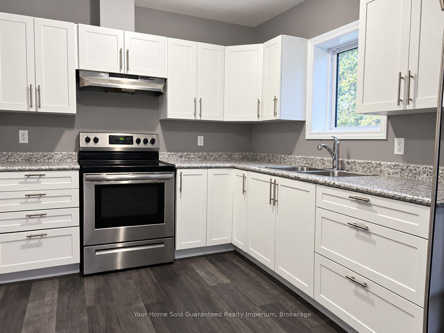 Photo 2 of 340 Innisfil Street, Barrie, Allandale — HOMEH