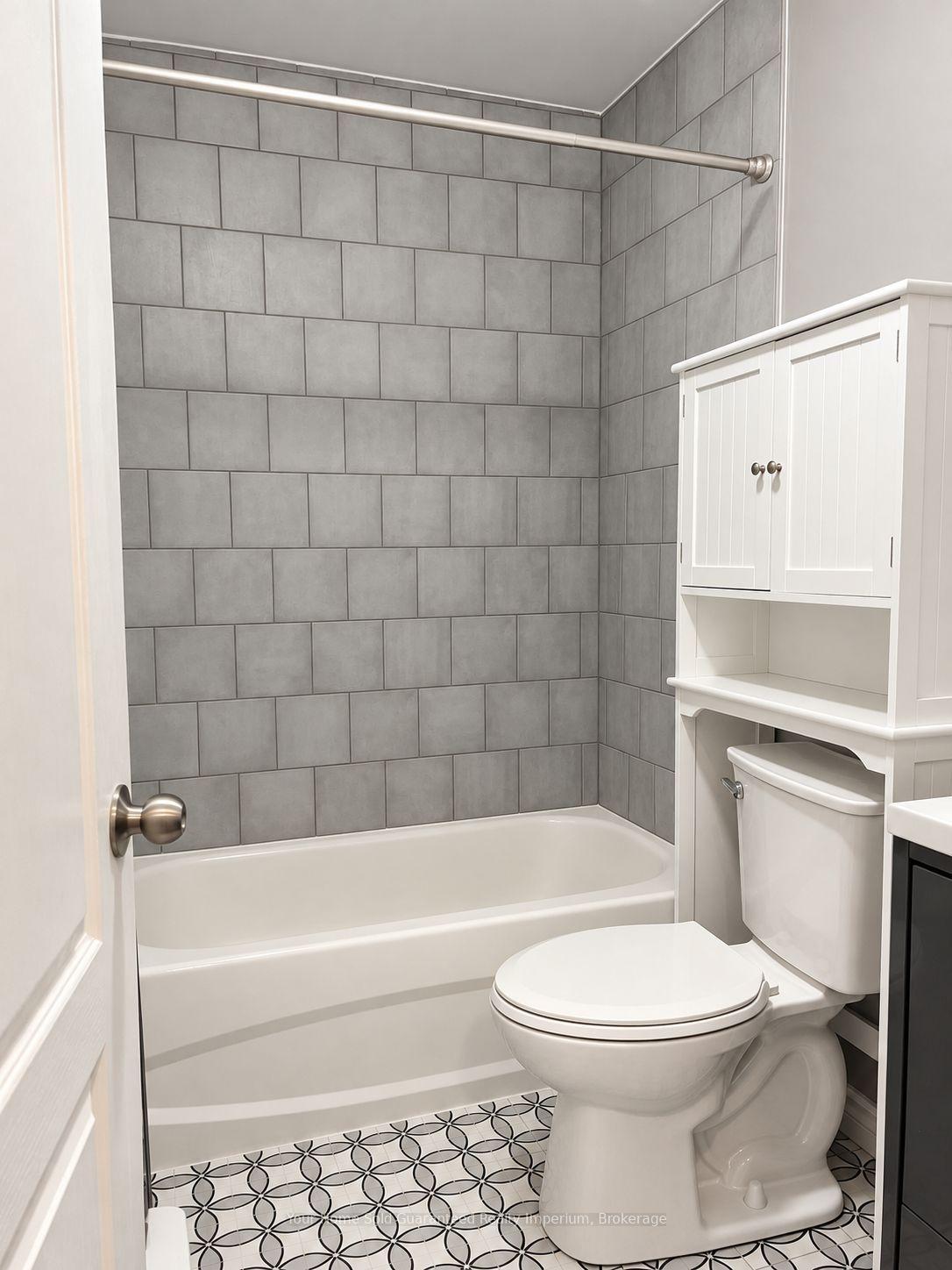 Photo 4 of 340 Innisfil Street, Barrie, Allandale — HOMEH