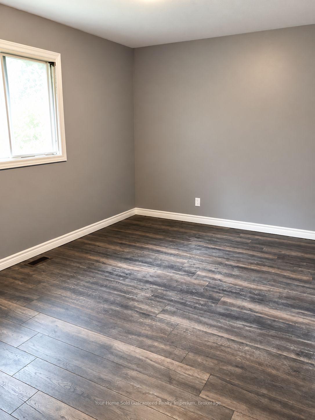 Photo 5 of 340 Innisfil Street, Barrie, Allandale — HOMEH