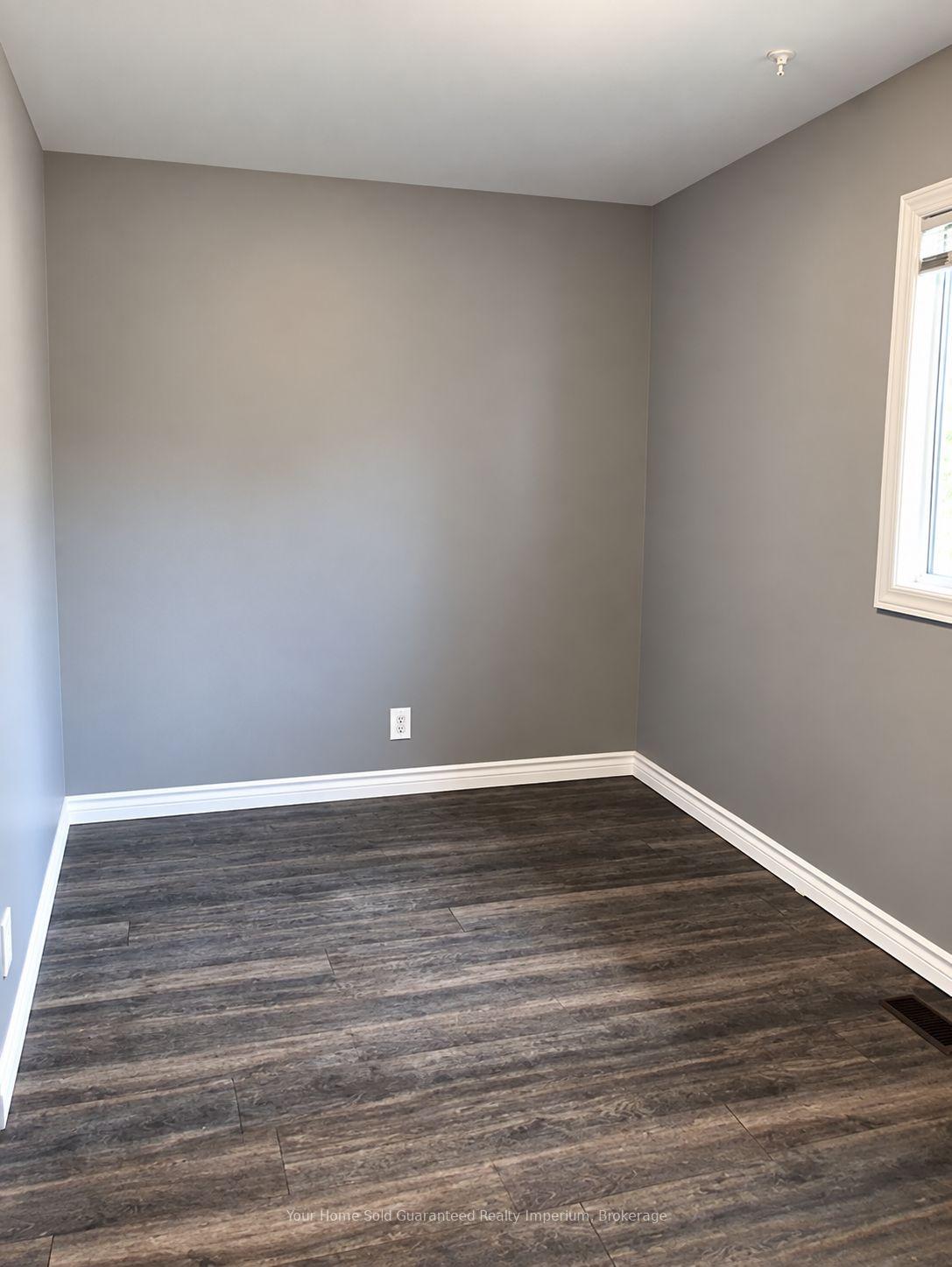 Photo 9 of 340 Innisfil Street, Barrie, Allandale — HOMEH
