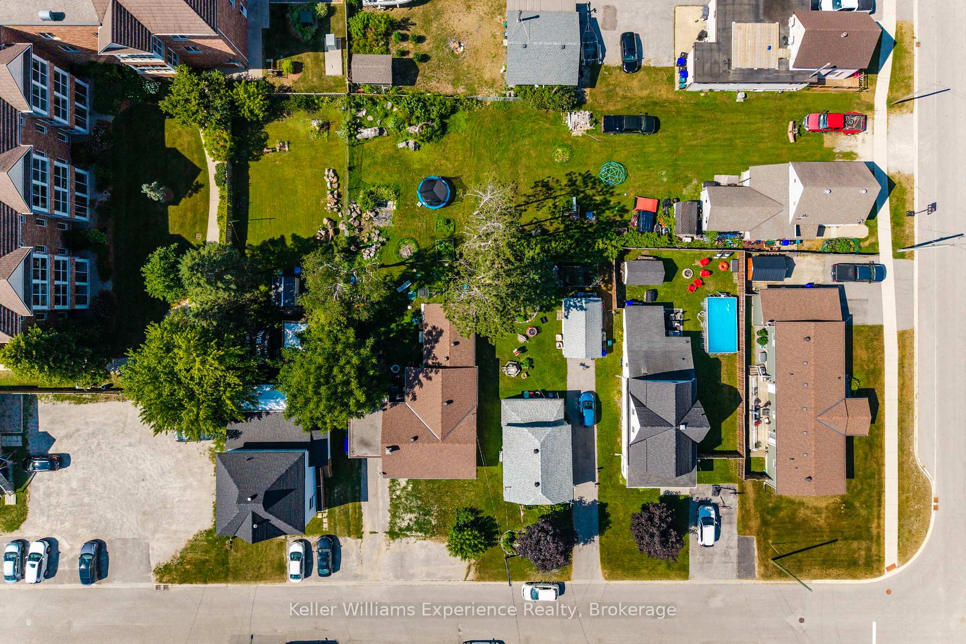 Photo 5 of 9 Wolfe Street, Penetanguishene — HOMEH