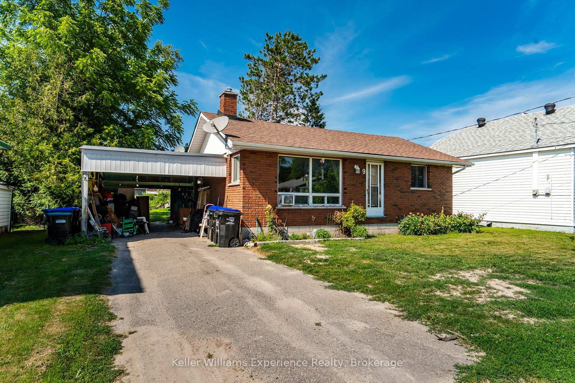Photo 2 of 9 Wolfe Street, Penetanguishene — HOMEH