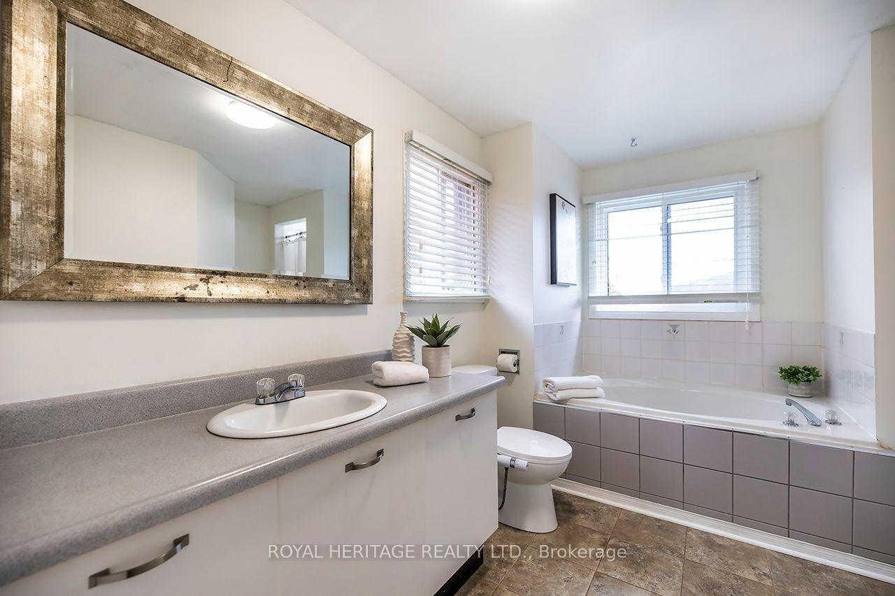 Photo 24 of 61 Forest Hts Street, Whitby, Pringle Creek — HOMEH