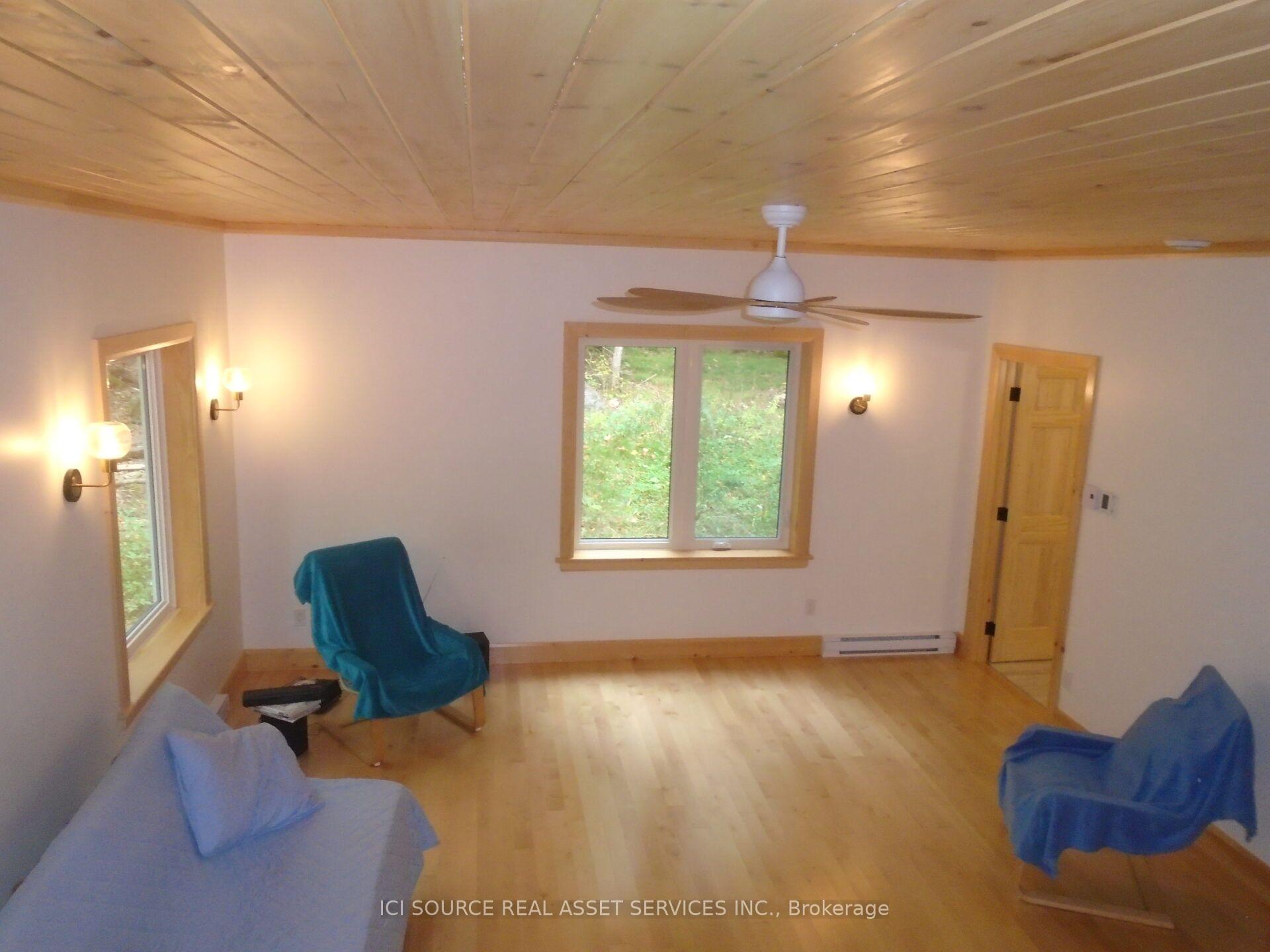 Photo 3 of 2137 Bennett Lake Road, Tay Valley, Bathurst/Burgess & Sherbrooke (Bathurst) Twp — HOMEH