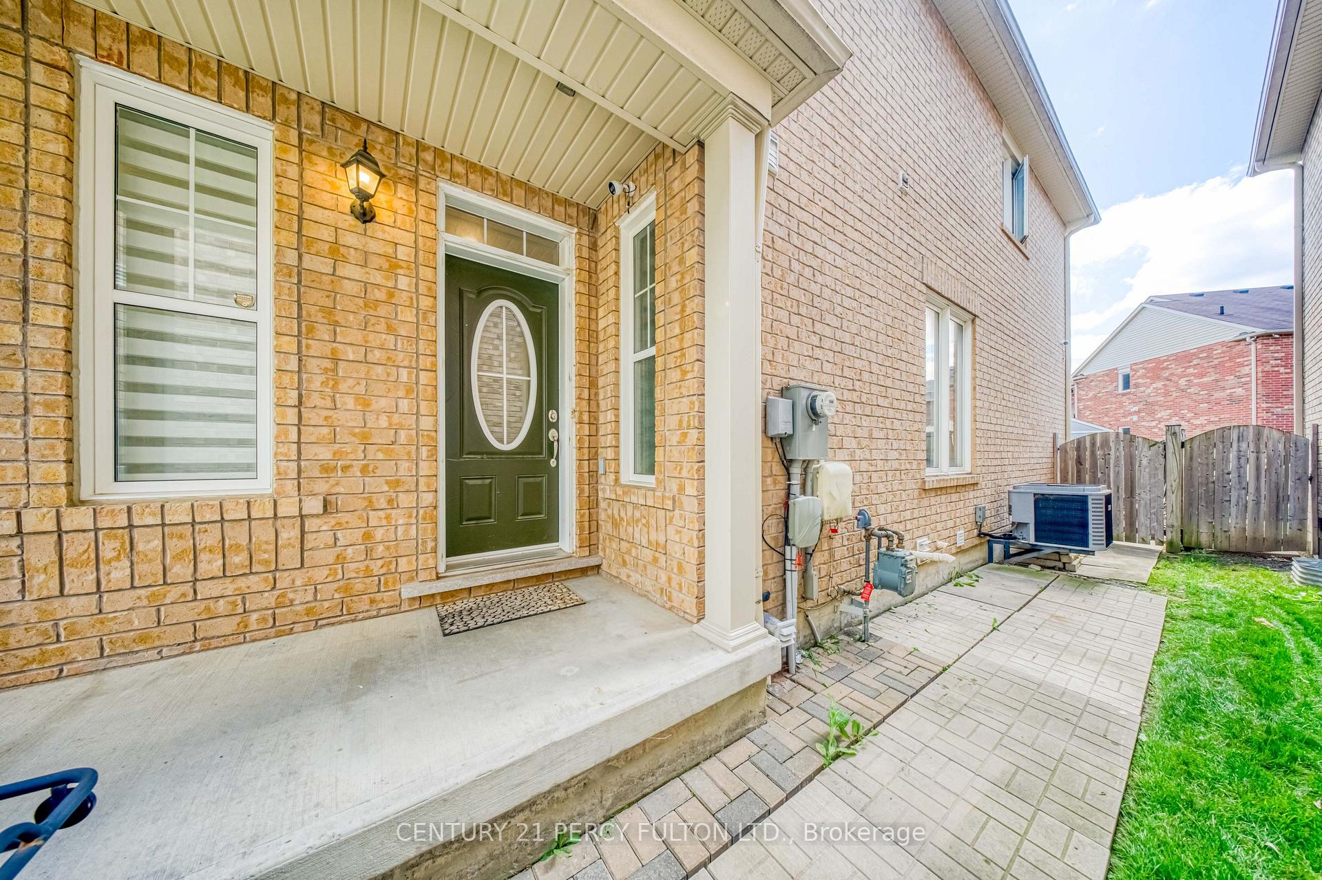 Photo 6 of 1749 Liatris Drive, Pickering, Duffin Heights — HOMEH