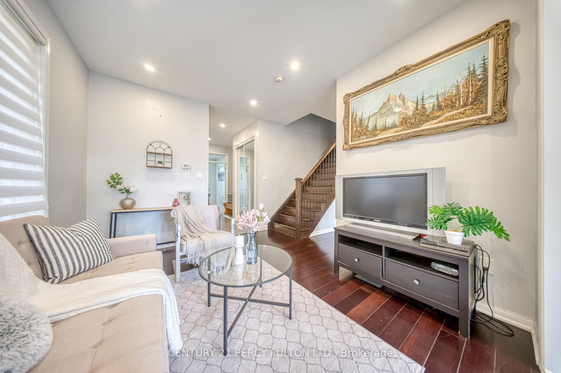 Photo 5 of 1749 Liatris Drive, Pickering, Duffin Heights — HOMEH