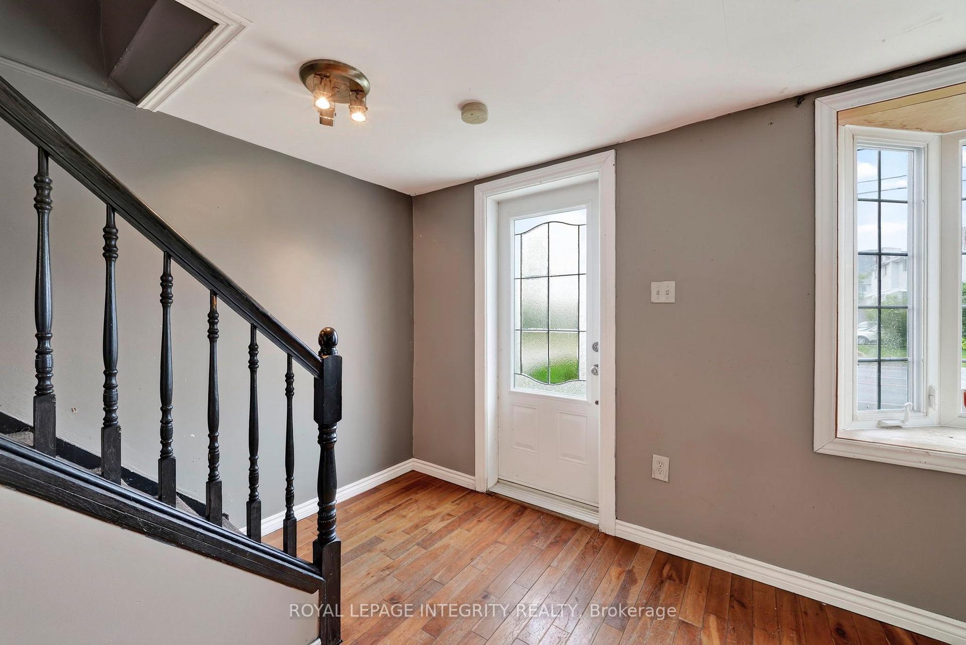 Photo 2 of 836 Marlborough Street N, Cornwall, Cornwall — HOMEH