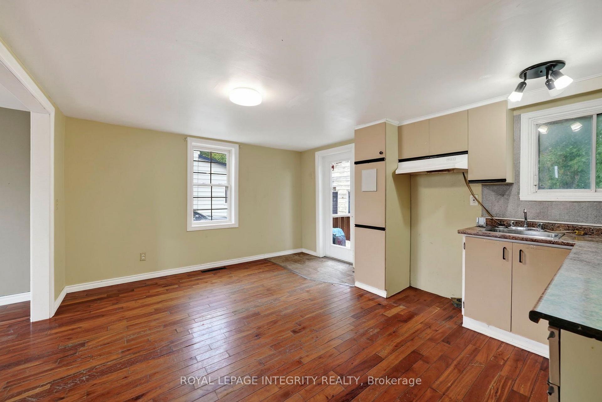 Photo 10 of 836 Marlborough Street N, Cornwall, Cornwall — HOMEH