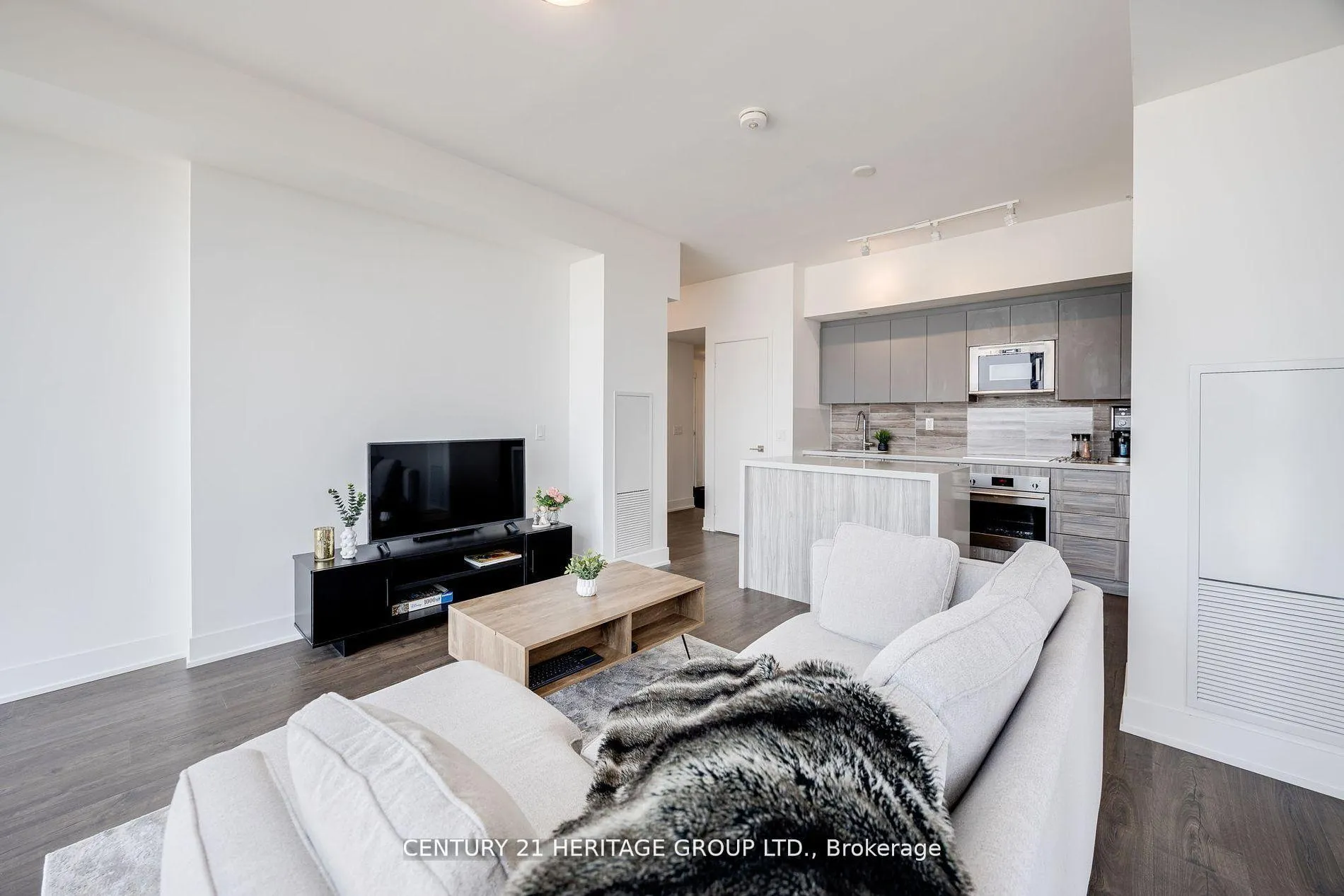 Photo 6 of Unit 1807, 2916 Highway 7, Vaughan, Concord — HOMEH