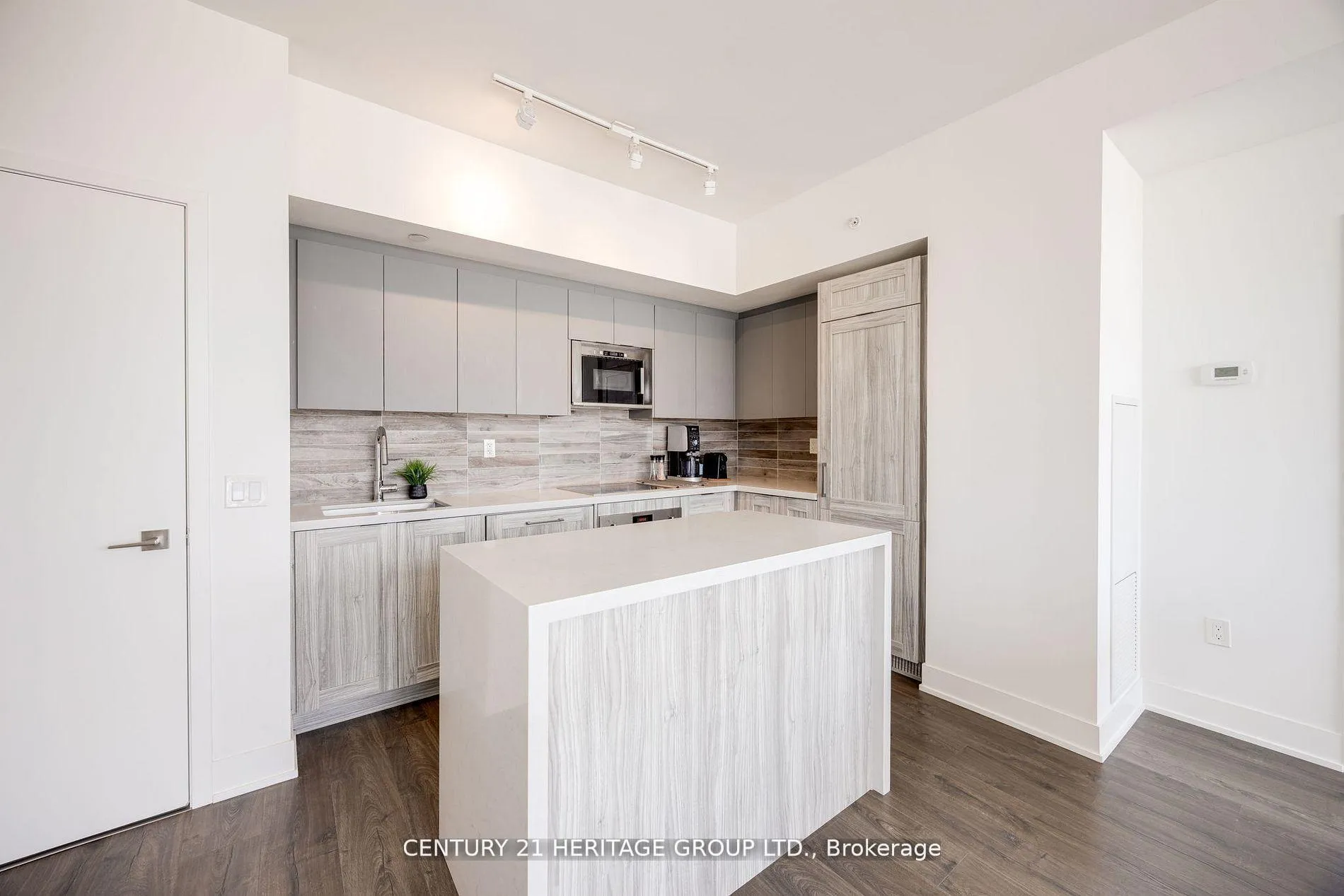 Photo 8 of Unit 1807, 2916 Highway 7, Vaughan, Concord — HOMEH