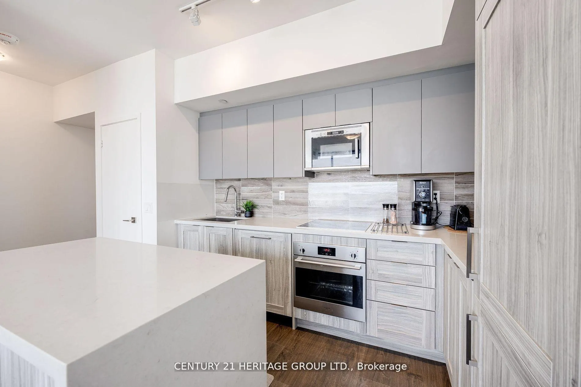 Photo 10 of Unit 1807, 2916 Highway 7, Vaughan, Concord — HOMEH