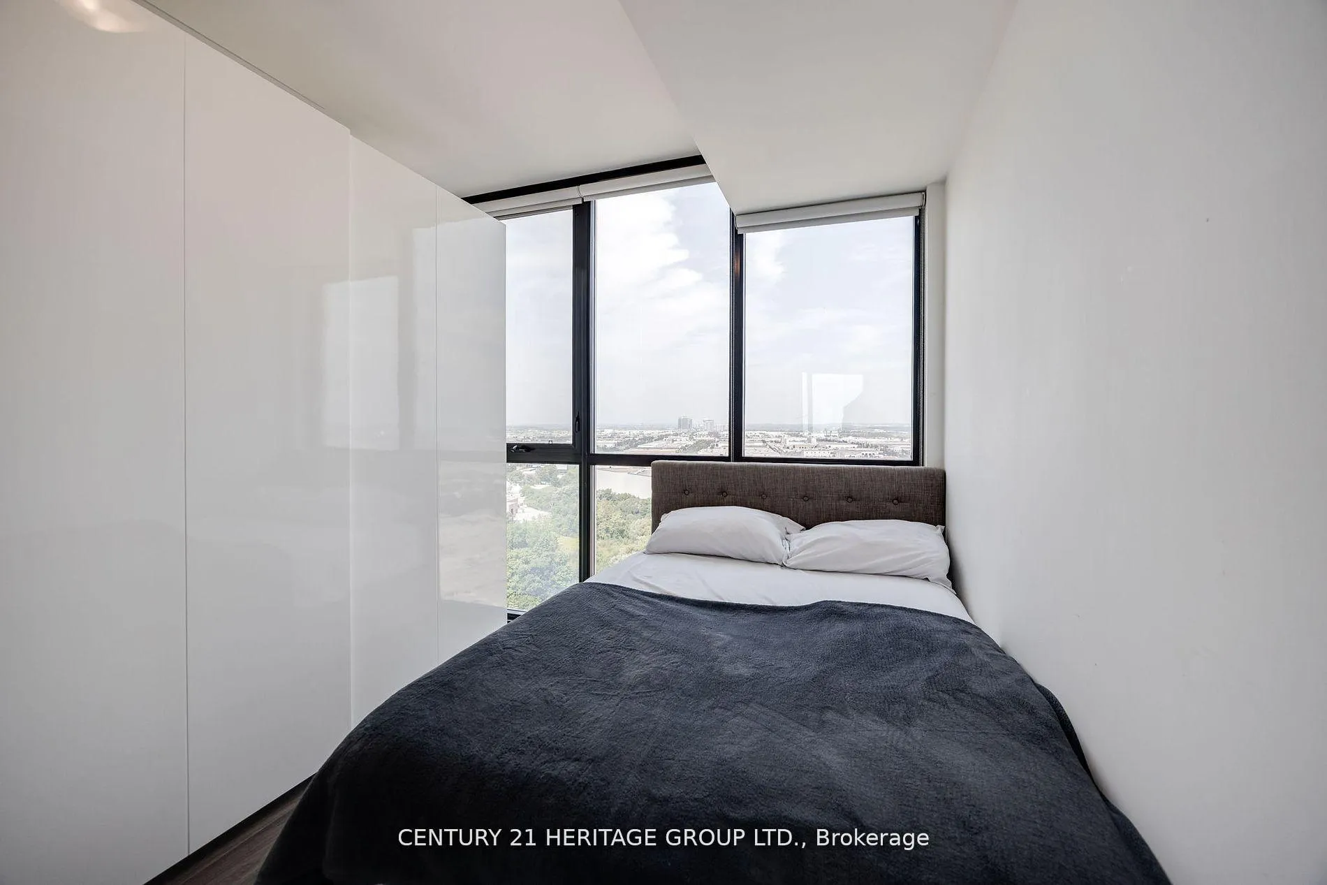 Photo 12 of Unit 1807, 2916 Highway 7, Vaughan, Concord — HOMEH