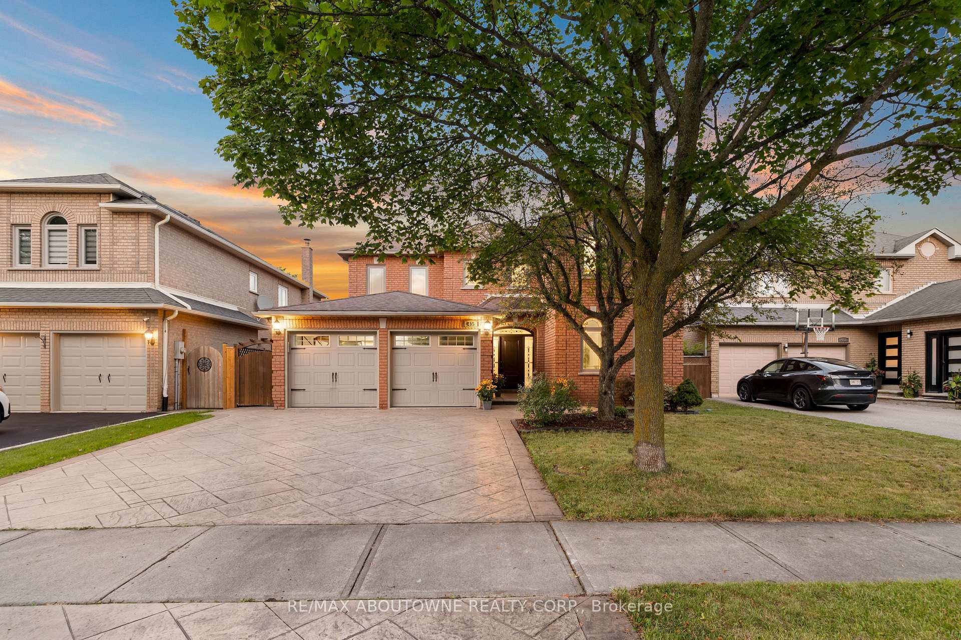 Photo 1 of 435 March Crescent, Oakville, River Oaks — HOMEH