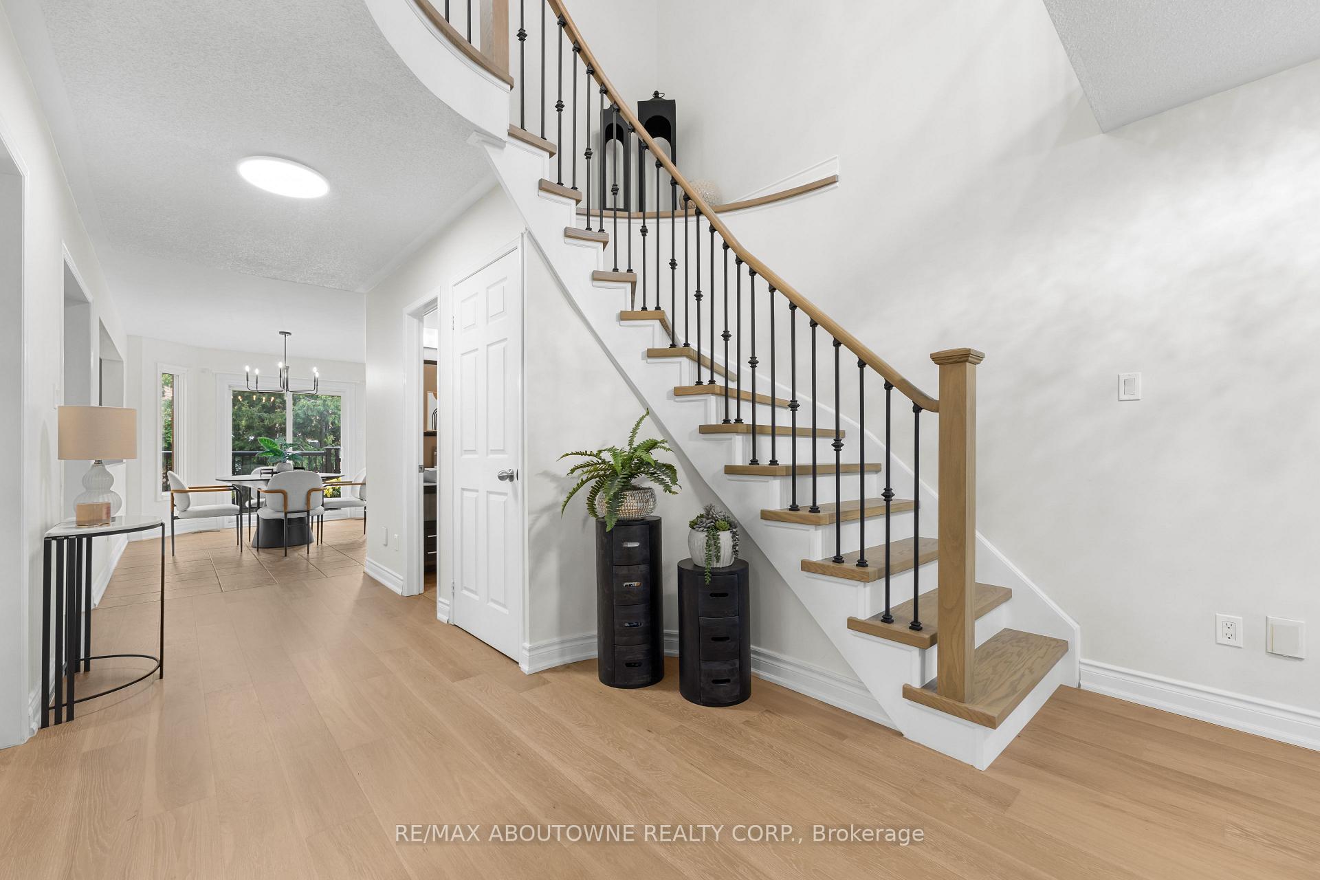 Photo 6 of 435 March Crescent, Oakville, River Oaks — HOMEH